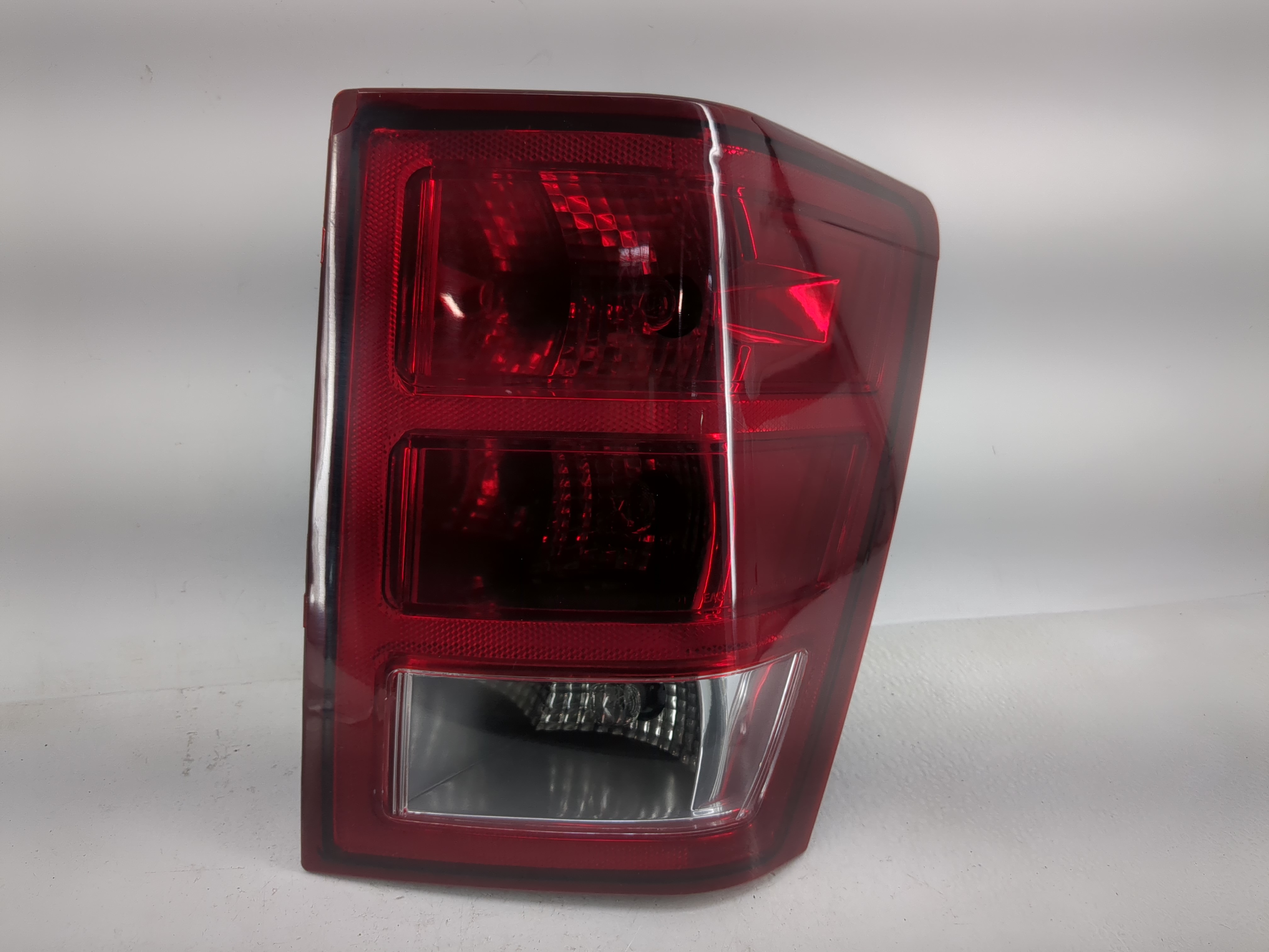 2005 Jeep Grand Cherokee Passenger Right Side Tail Light Taillight Oem 1222920 - Oemusedautoparts1.com