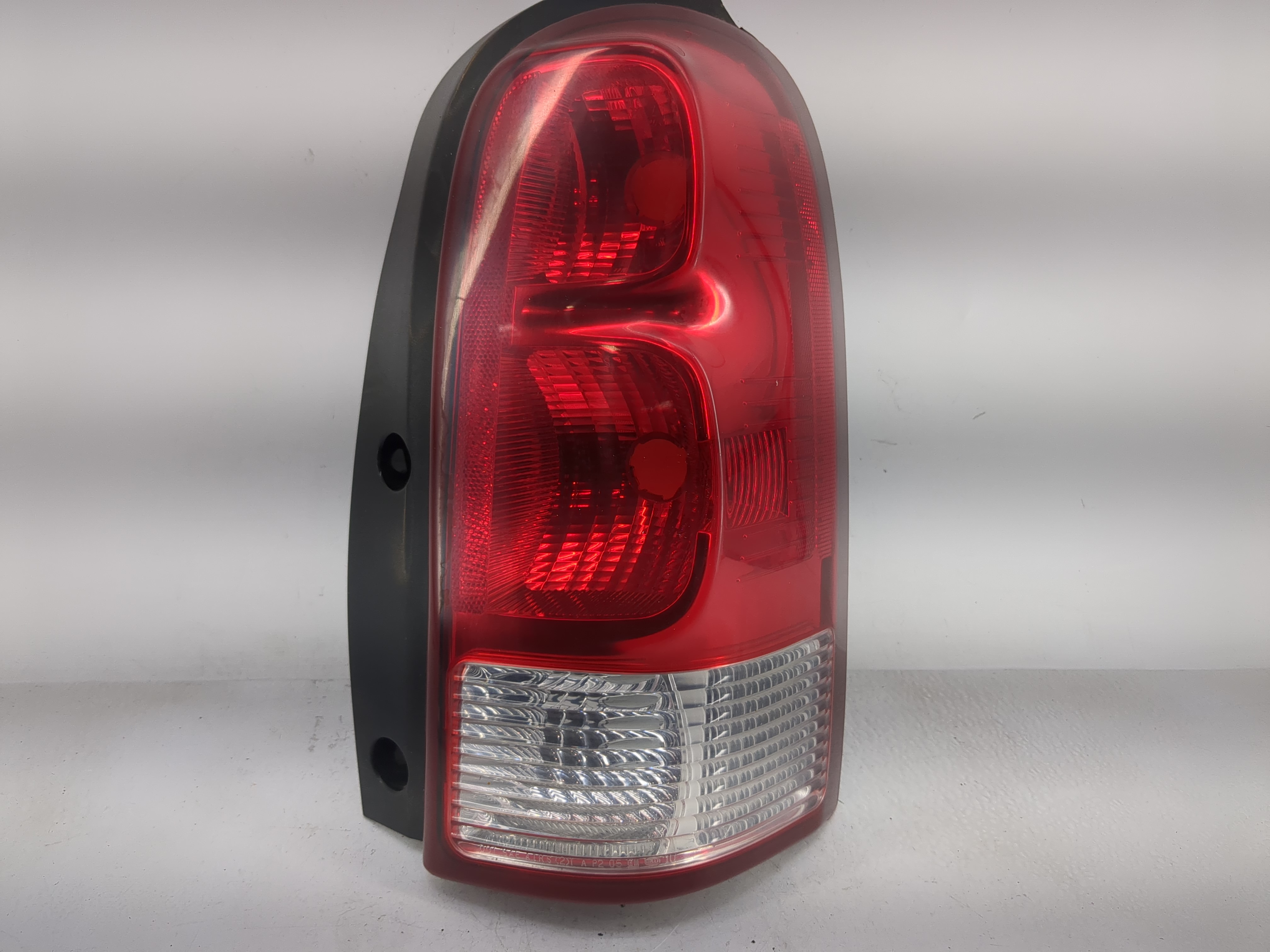 Picture of 2005 Chevrolet Uplander Passenger Right Side Tail Light Taillight Oem 1222924