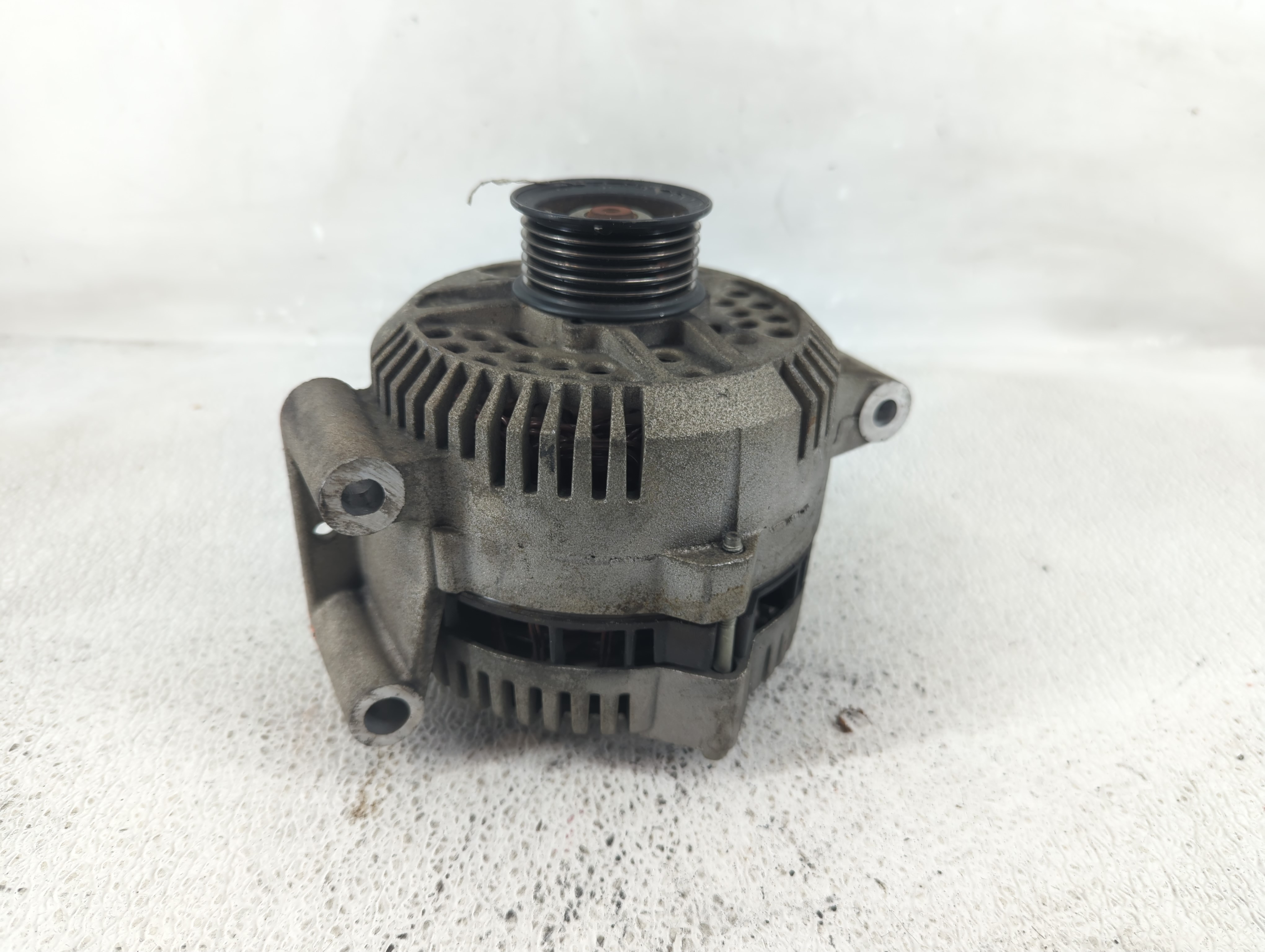 2004 Ford Explorer Alternator Generator Charging Assembly Engine Oem 1222949 - Oemusedautoparts1.com