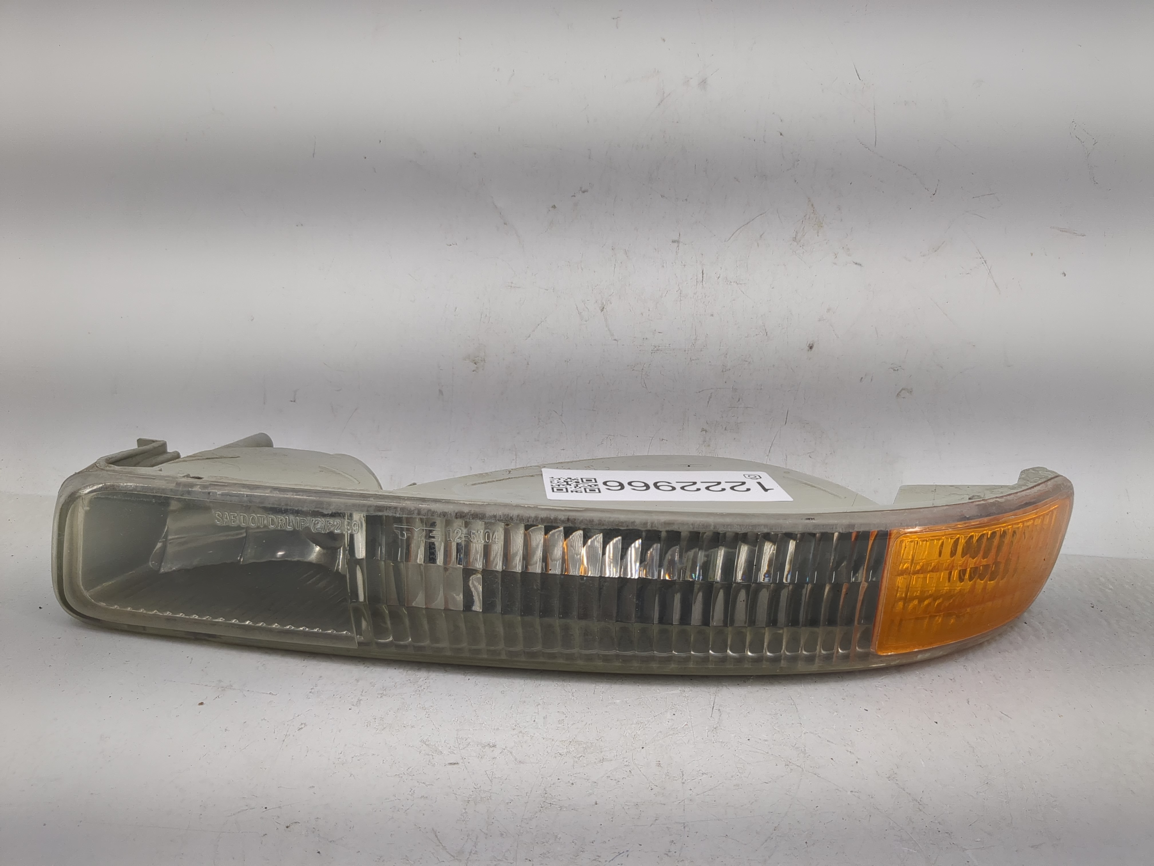 1999-2007 Gmc Sierra 1500 Driver Left Oem Front Light Lamp 1222966 - Oemusedautoparts1.com