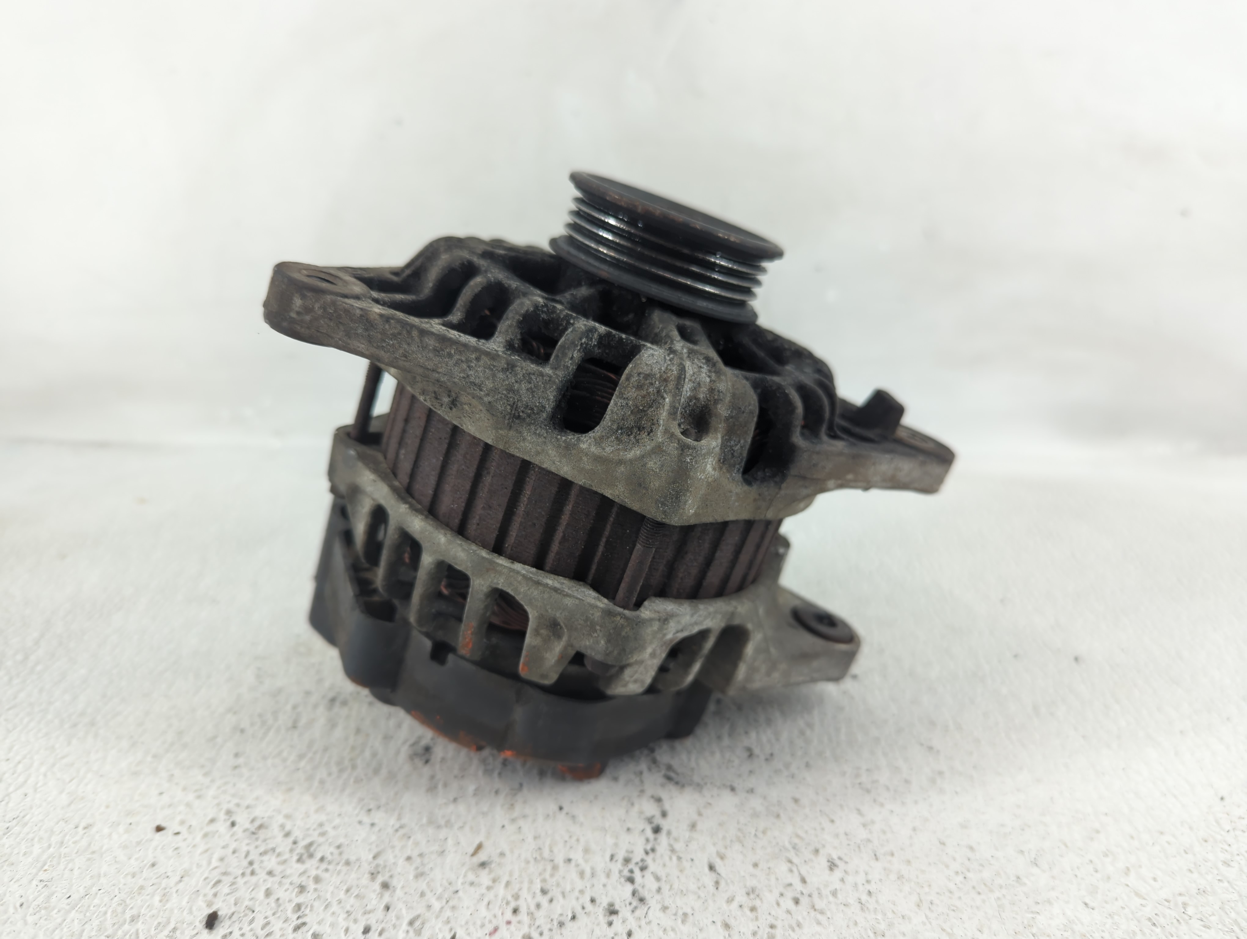 Picture of 2007 Hyundai Accent Alternator Generator Charging Assembly Engine Oem 1222983