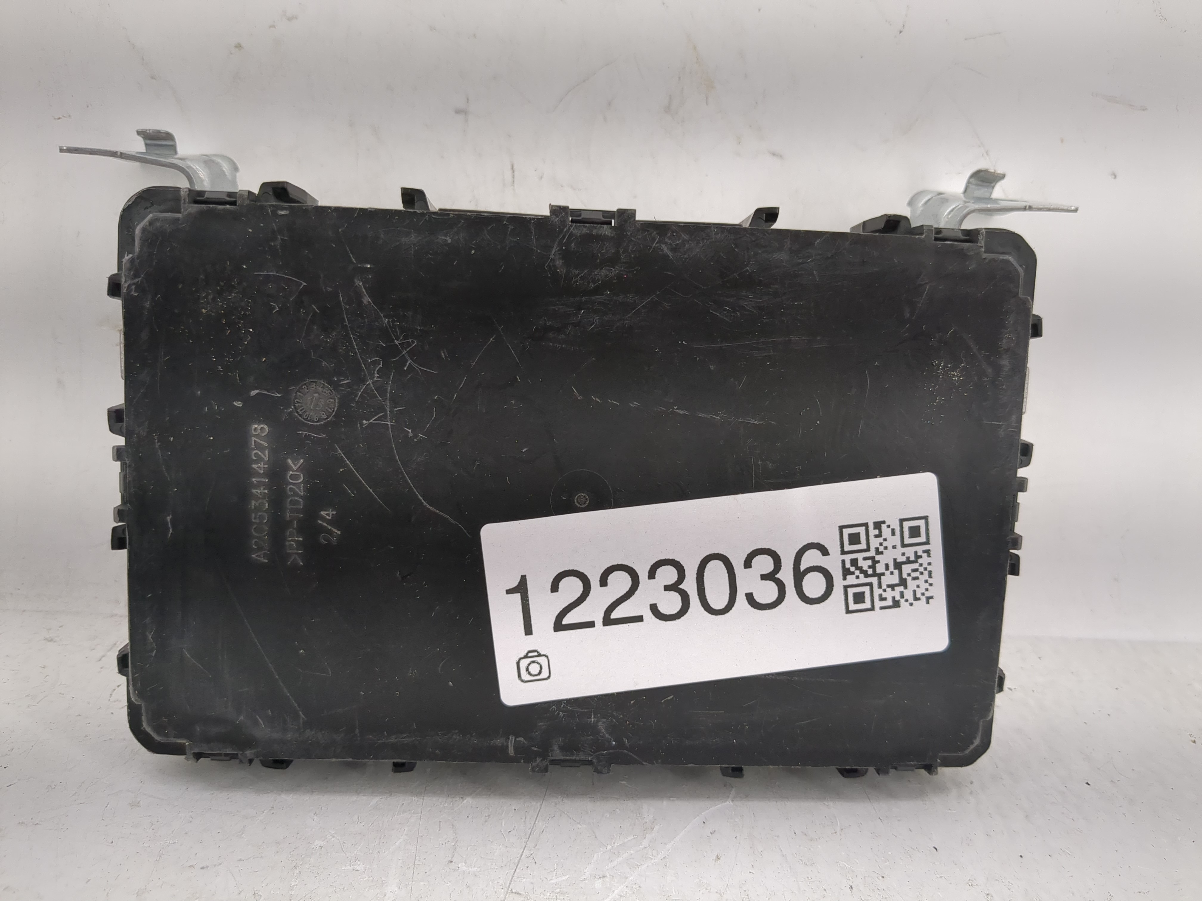 2015-2015 Nissan Pathfinder Body Control Module Bcm Inner Cabin Fuse Box 1223036 - Oemusedautoparts1.com