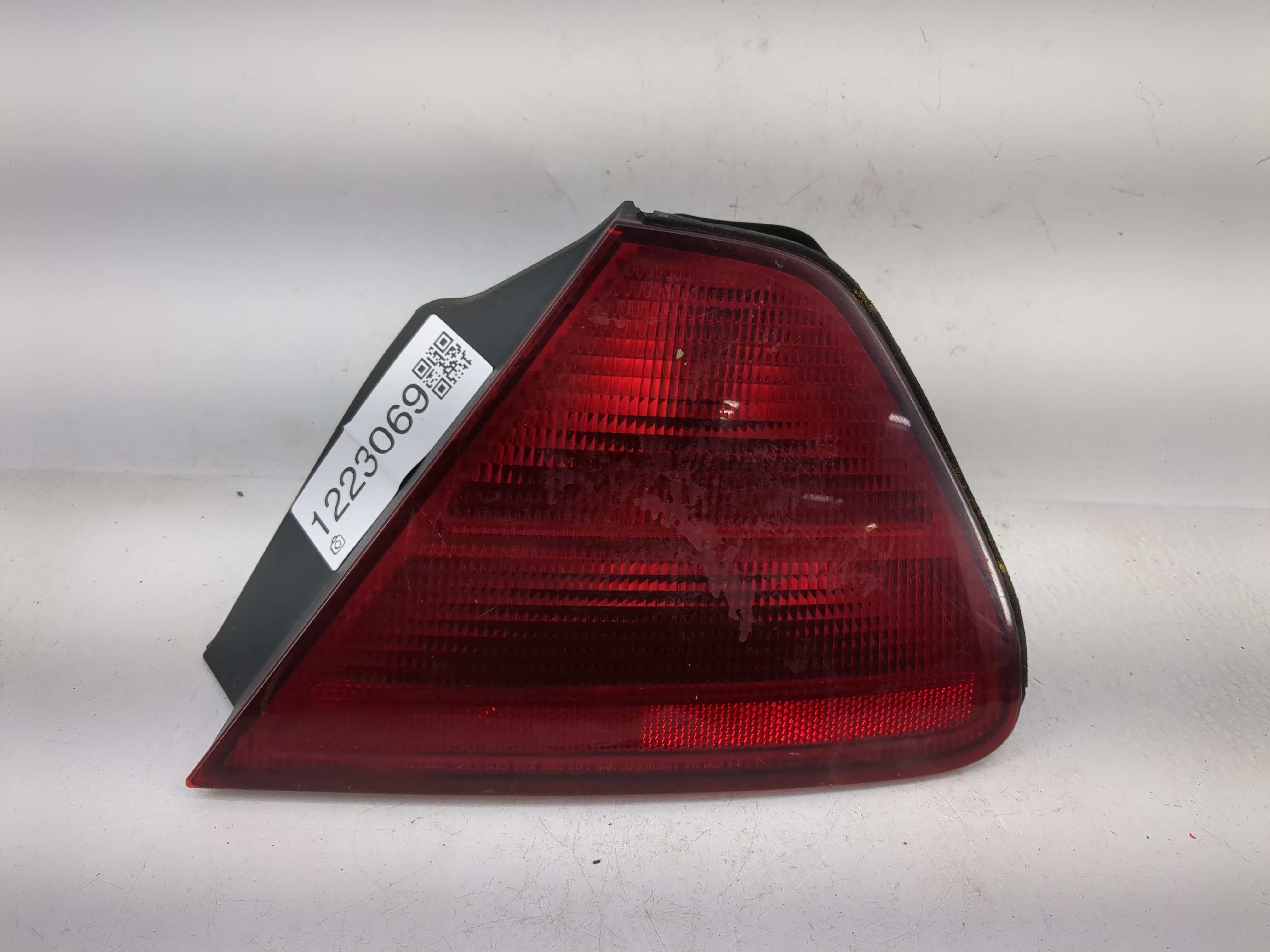 1998-2002 Honda Accord Passenger Right Side Tail Light Taillight Oem 1223069 - Oemusedautoparts1.com