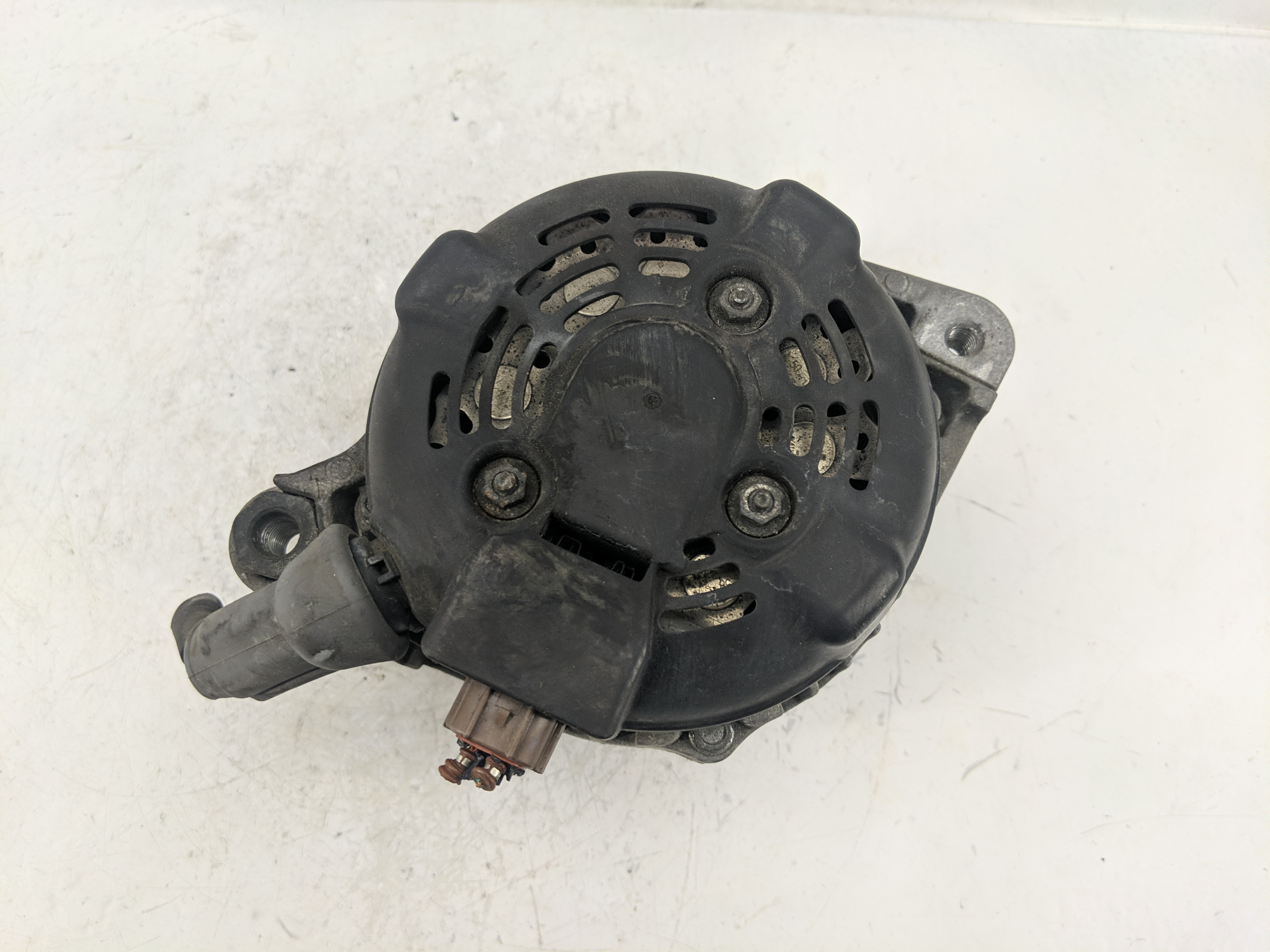 Picture of 2007 Toyota Sienna Alternator Generator Charging Assembly Engine Oem 1223099