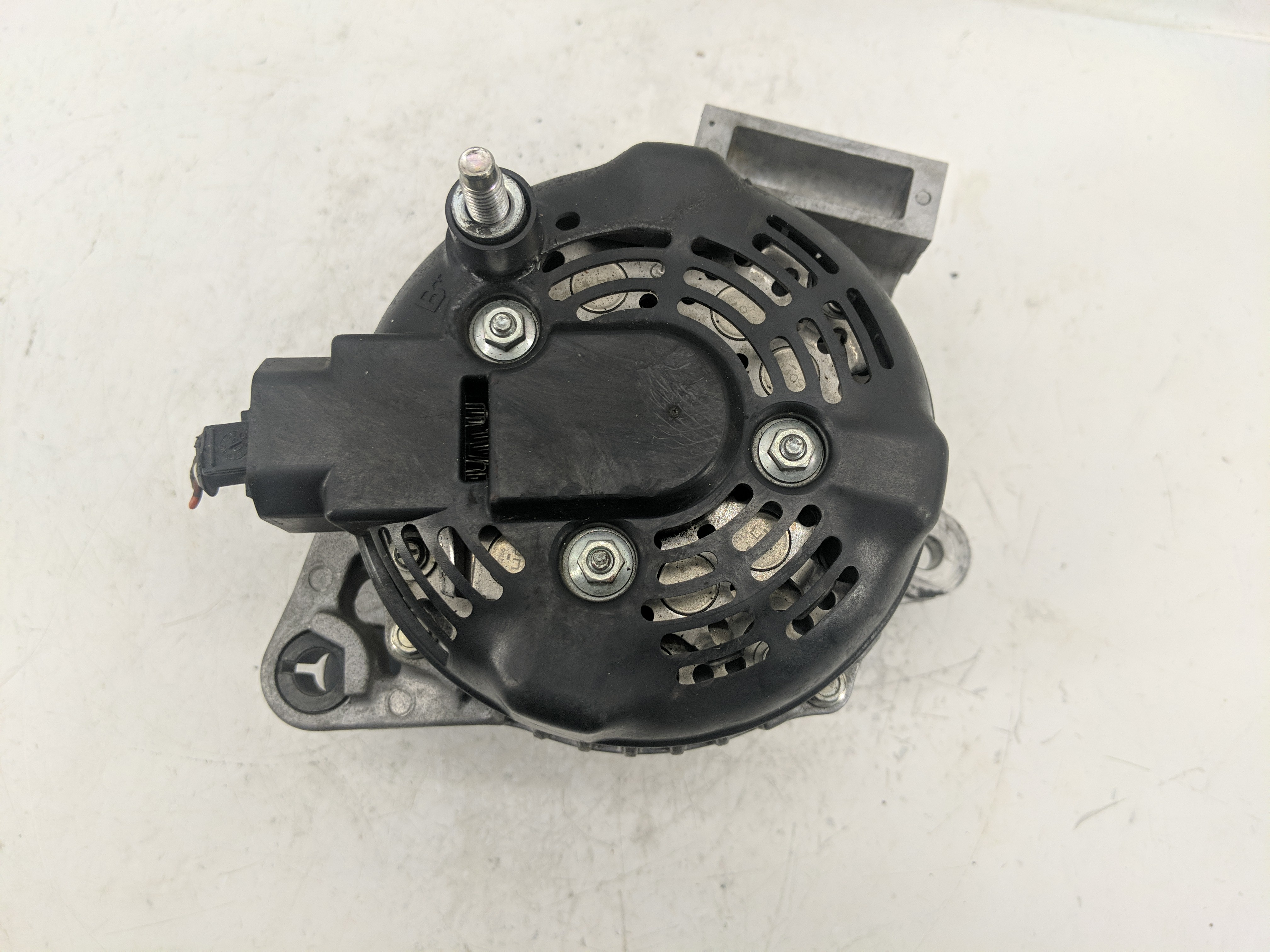 Picture of 2006 Cadillac Dts Alternator Generator Charging Assembly Engine Oem 1223105