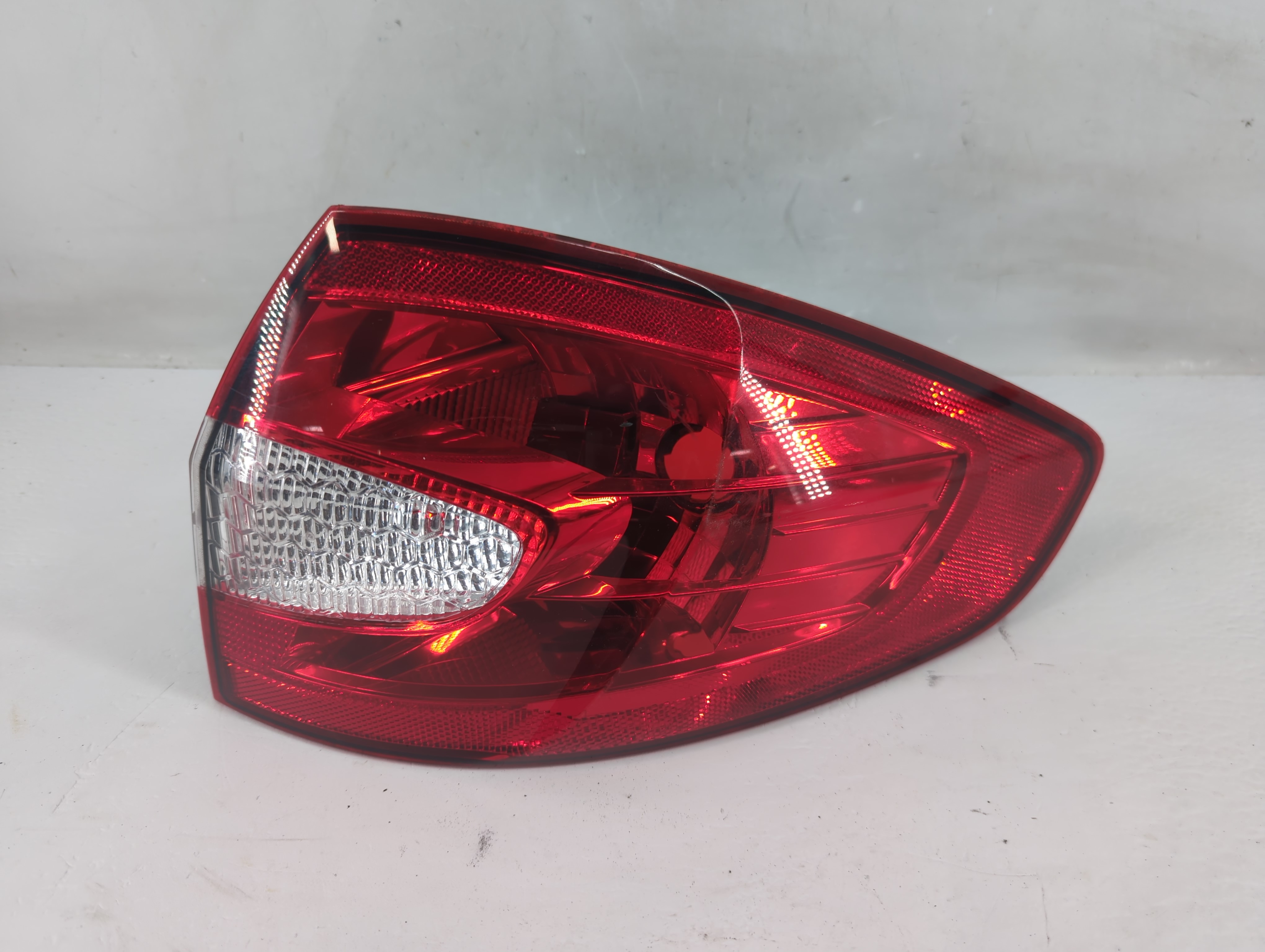 2011-2013 Ford Fiesta Passenger Right Side Tail Light Taillight Oem 1223172 - Oemusedautoparts1.com