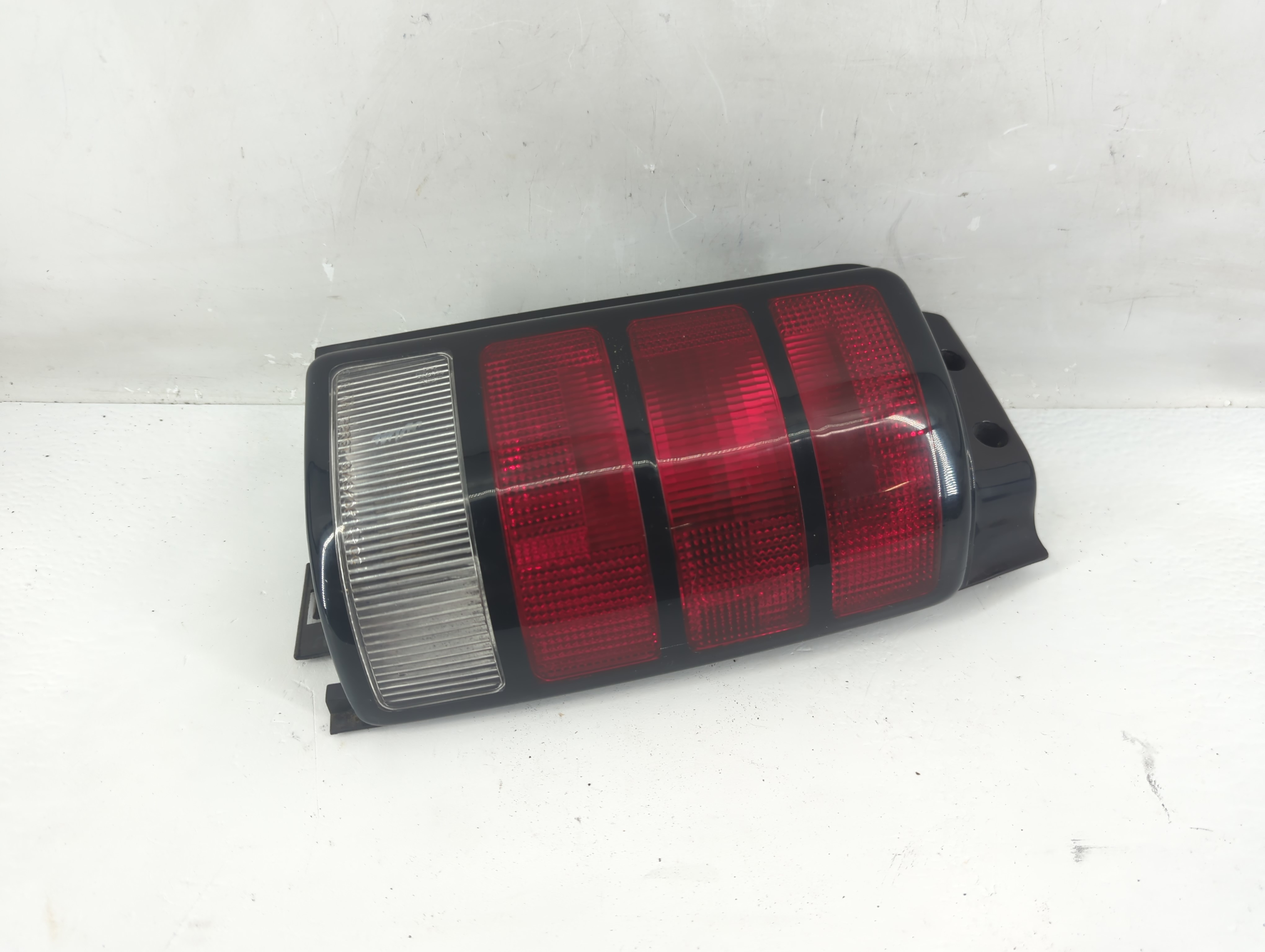 Picture of 1993 Dodge Caravan Passenger Right Side Tail Light Taillight Oem 1223173