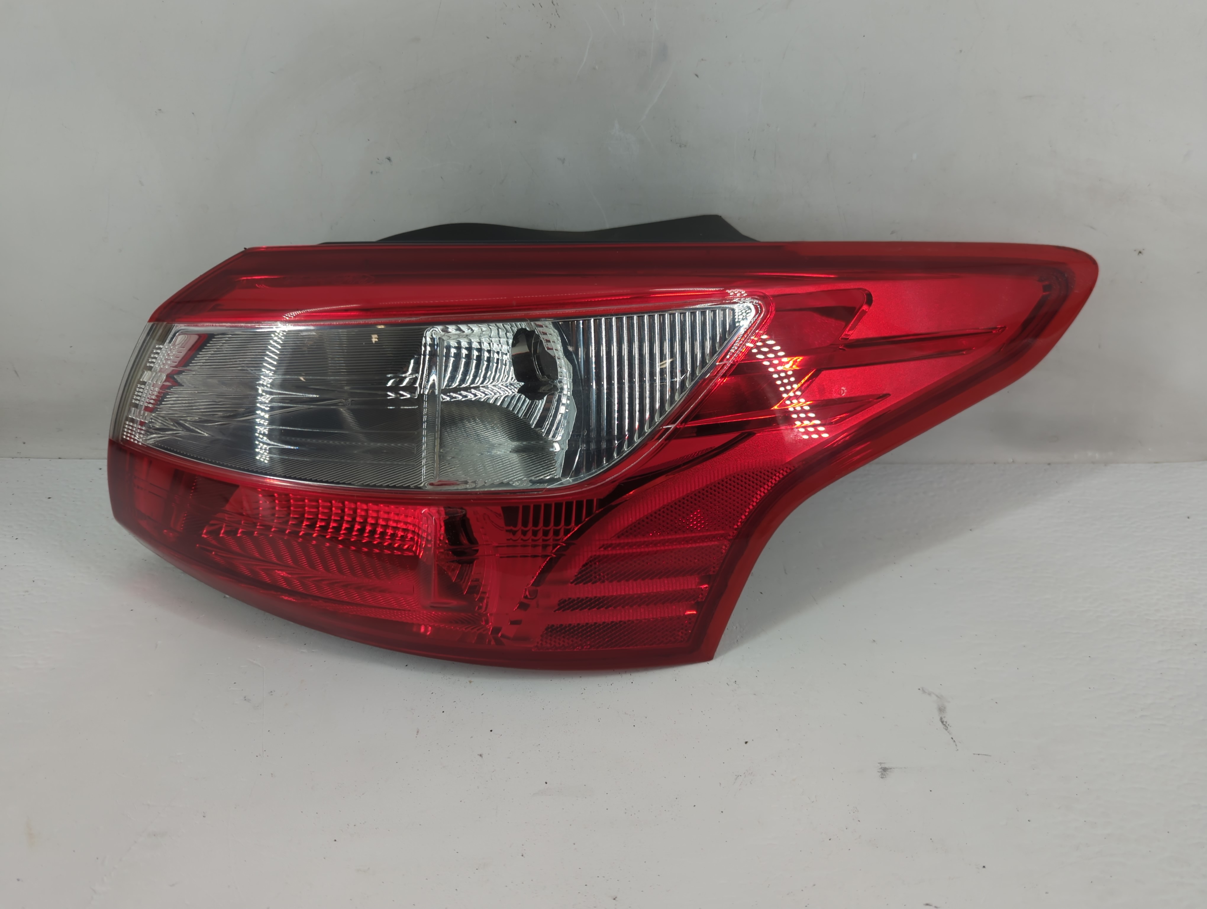 2012-2014 Ford Focus Passenger Right Side Tail Light Taillight Oem 1223174 - Oemusedautoparts1.com