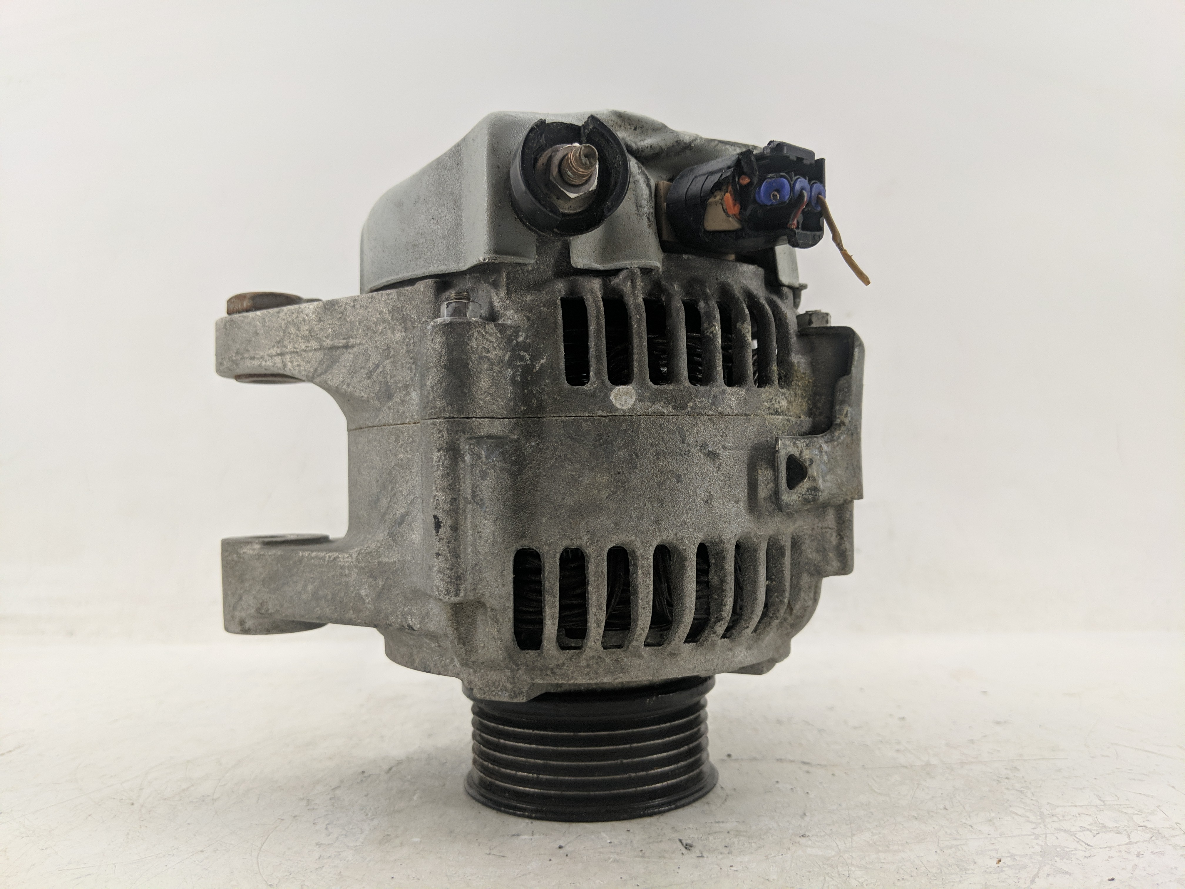 Picture of 1997-2001 Lexus Es300 Alternator Generator Charging Assembly Engine Oem 1223175