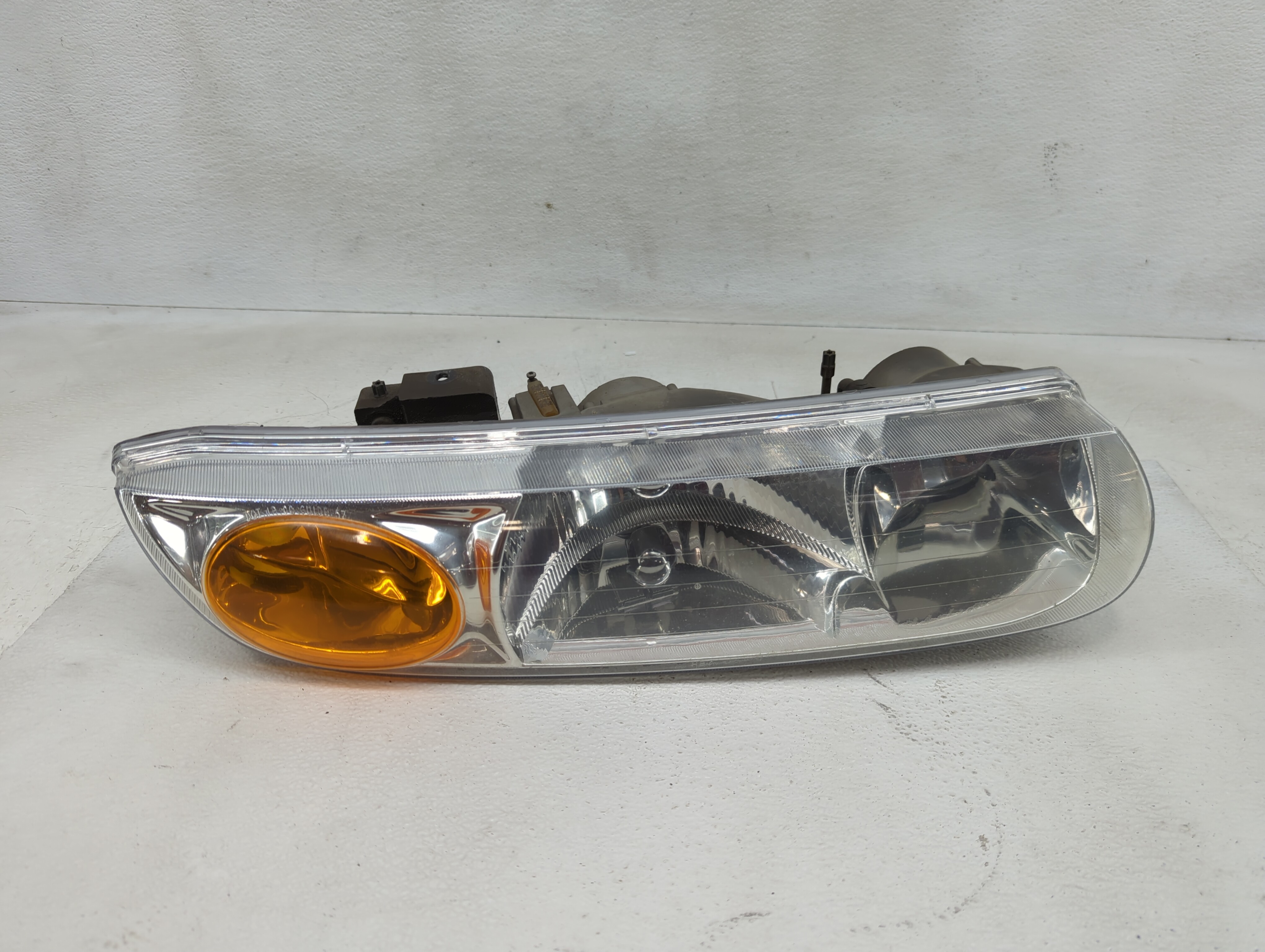 2000-2002 Saturn Sl Passenger Right Oem Head Light Headlight Lamp 1223183 - Oemusedautoparts1.com