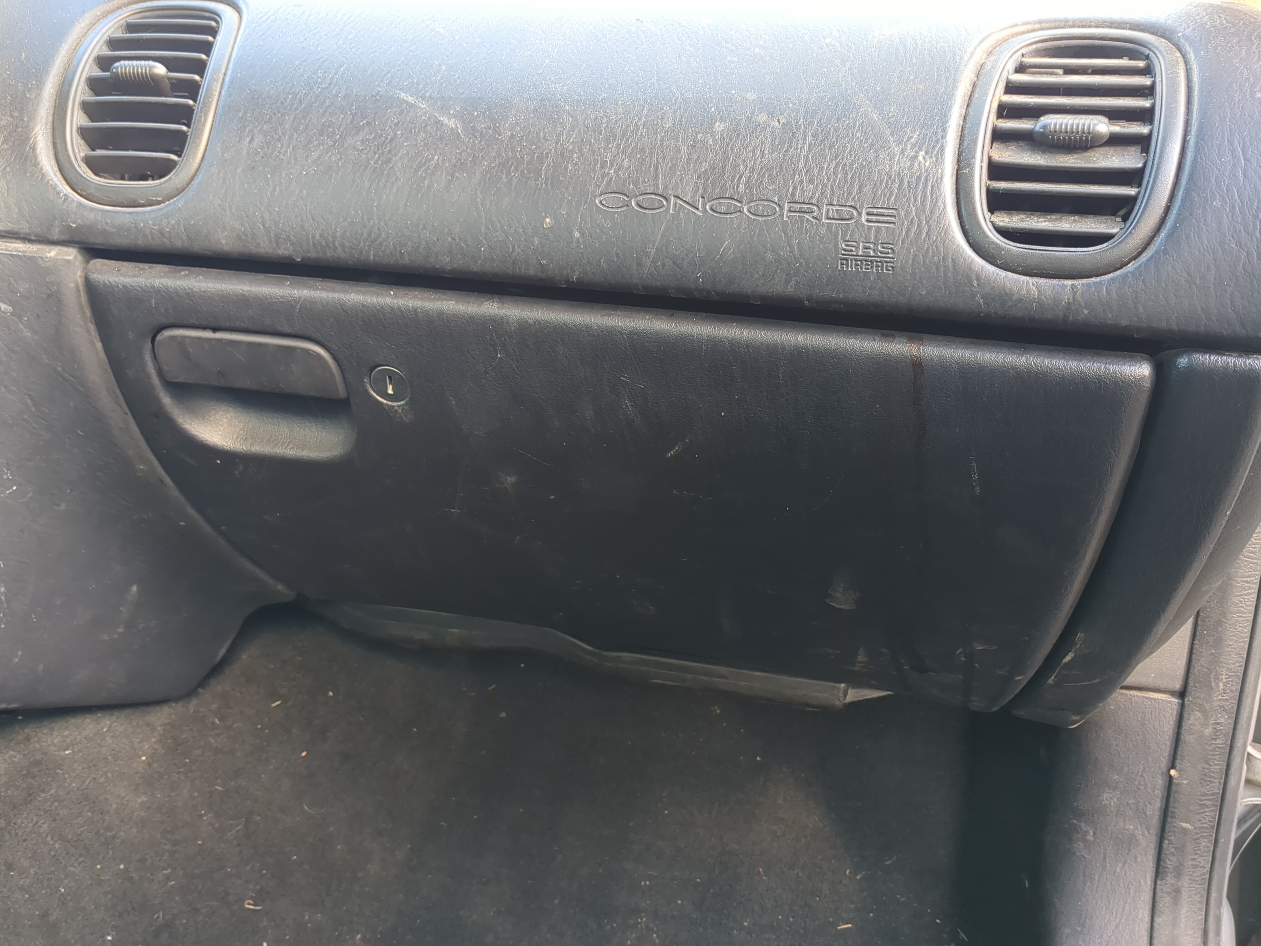 2004 Chrysler Concorde Passenger Glove Box Door Storage Compartment 1223353 - Oemusedautoparts1.com