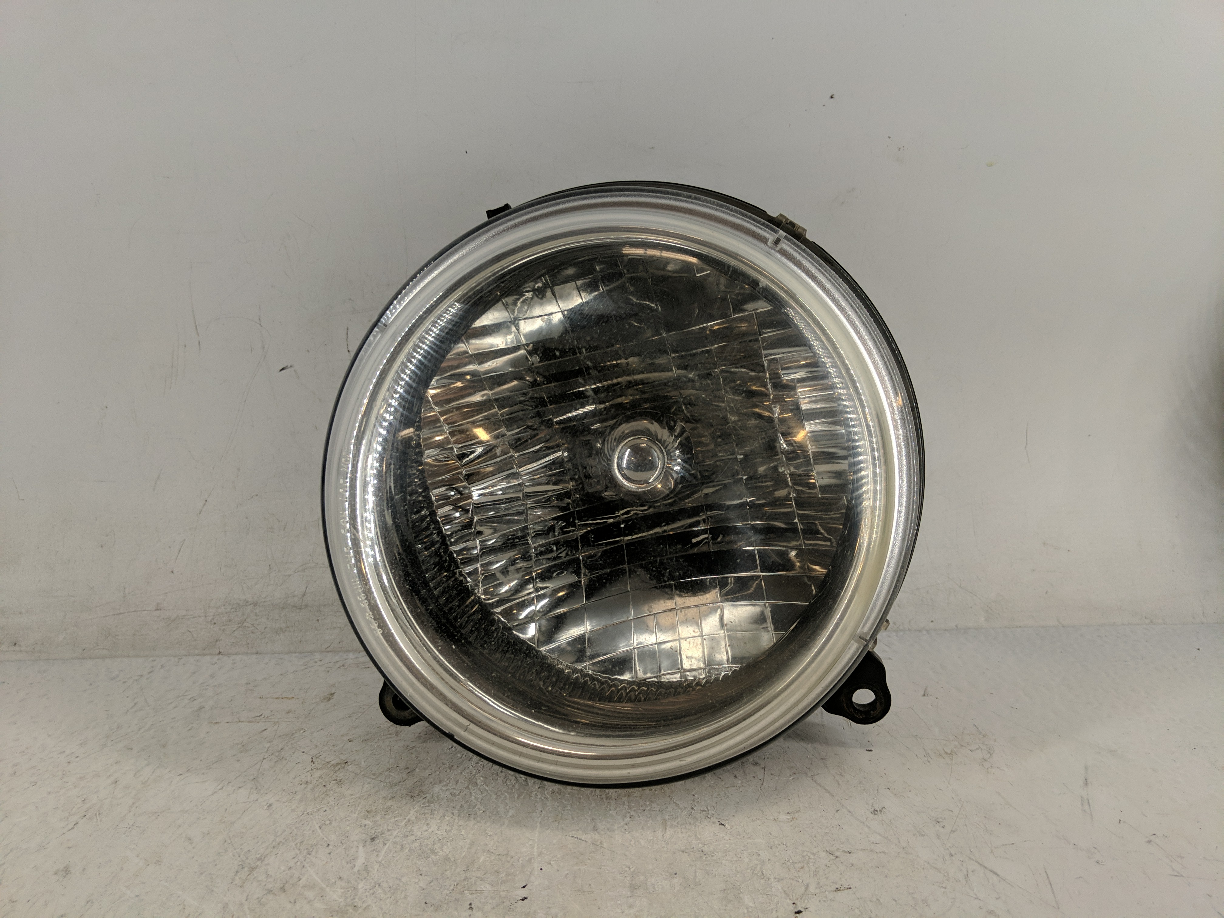 2002-2004 Jeep Liberty Passenger Right Oem Head Light Headlight Lamp 1223378 - Oemusedautoparts1.com