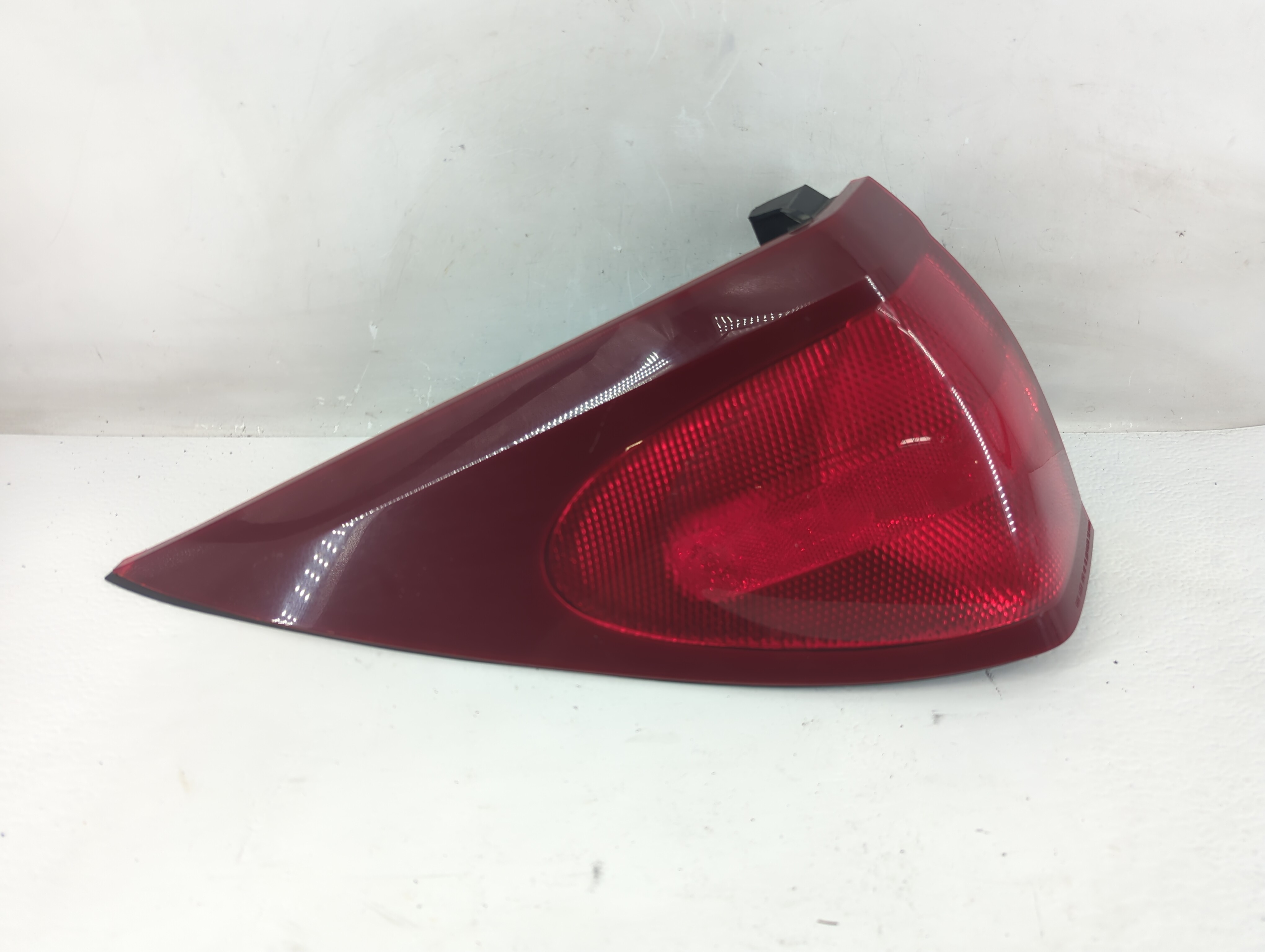 2004-2007 Buick Rendezvous Driver Left Side Tail Light Taillight Oem 1223550 - Oemusedautoparts1.com