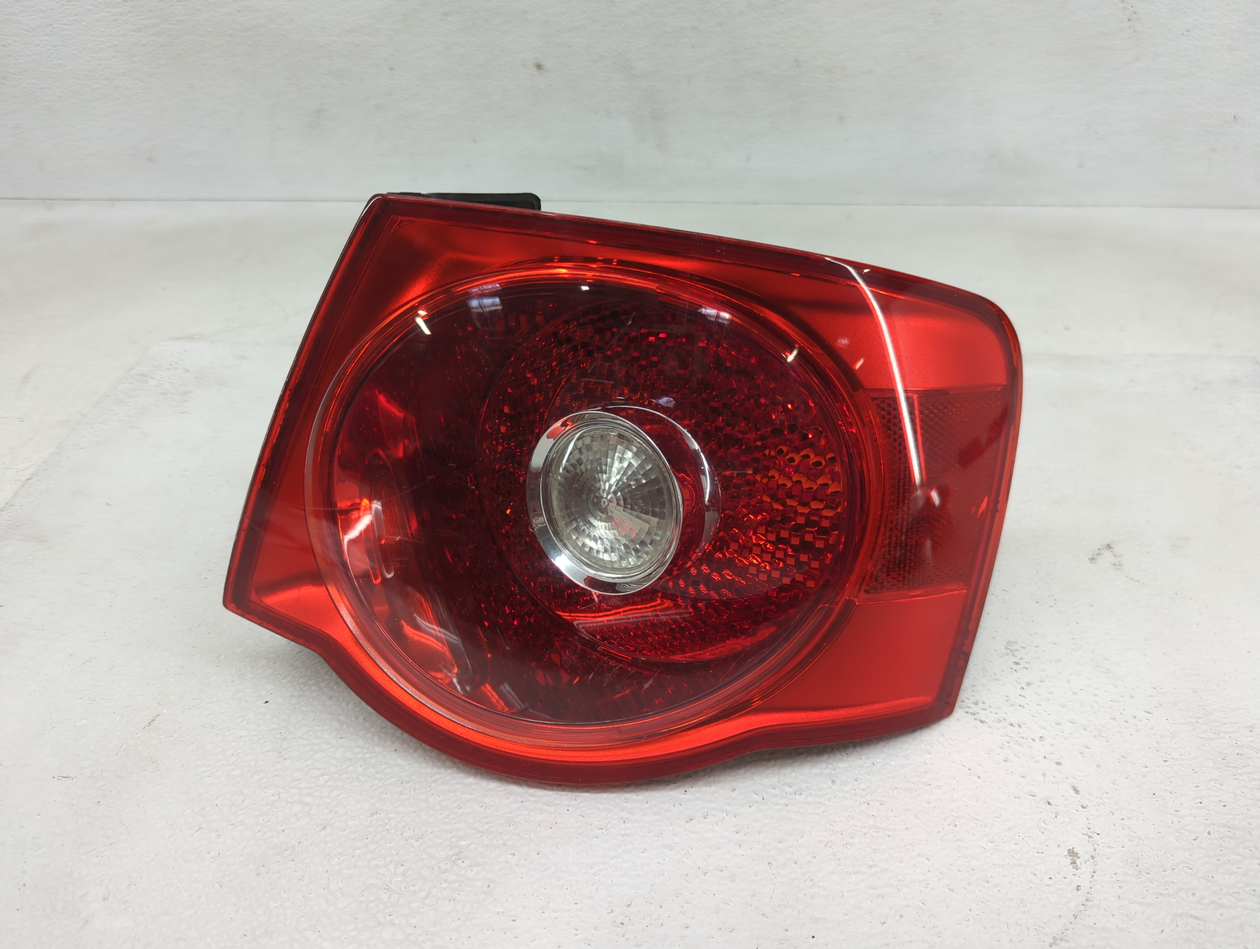 2005-2007 Volkswagen Jetta Passenger Right Side Tail Light Taillight Oem 1223554 - Oemusedautoparts1.com