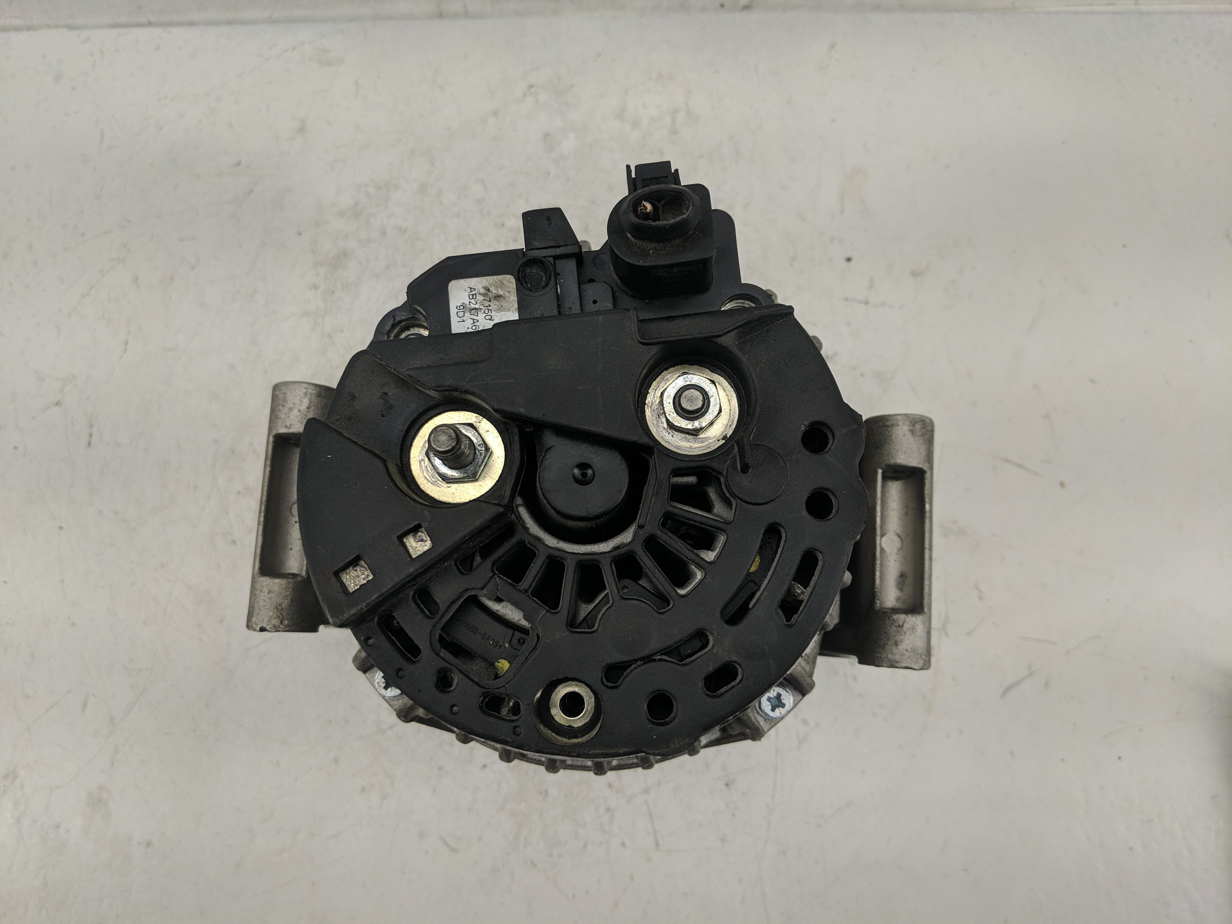 Picture of 2009 Audi A4 Quattro Alternator Generator Charging Assembly Engine Oem 1223605