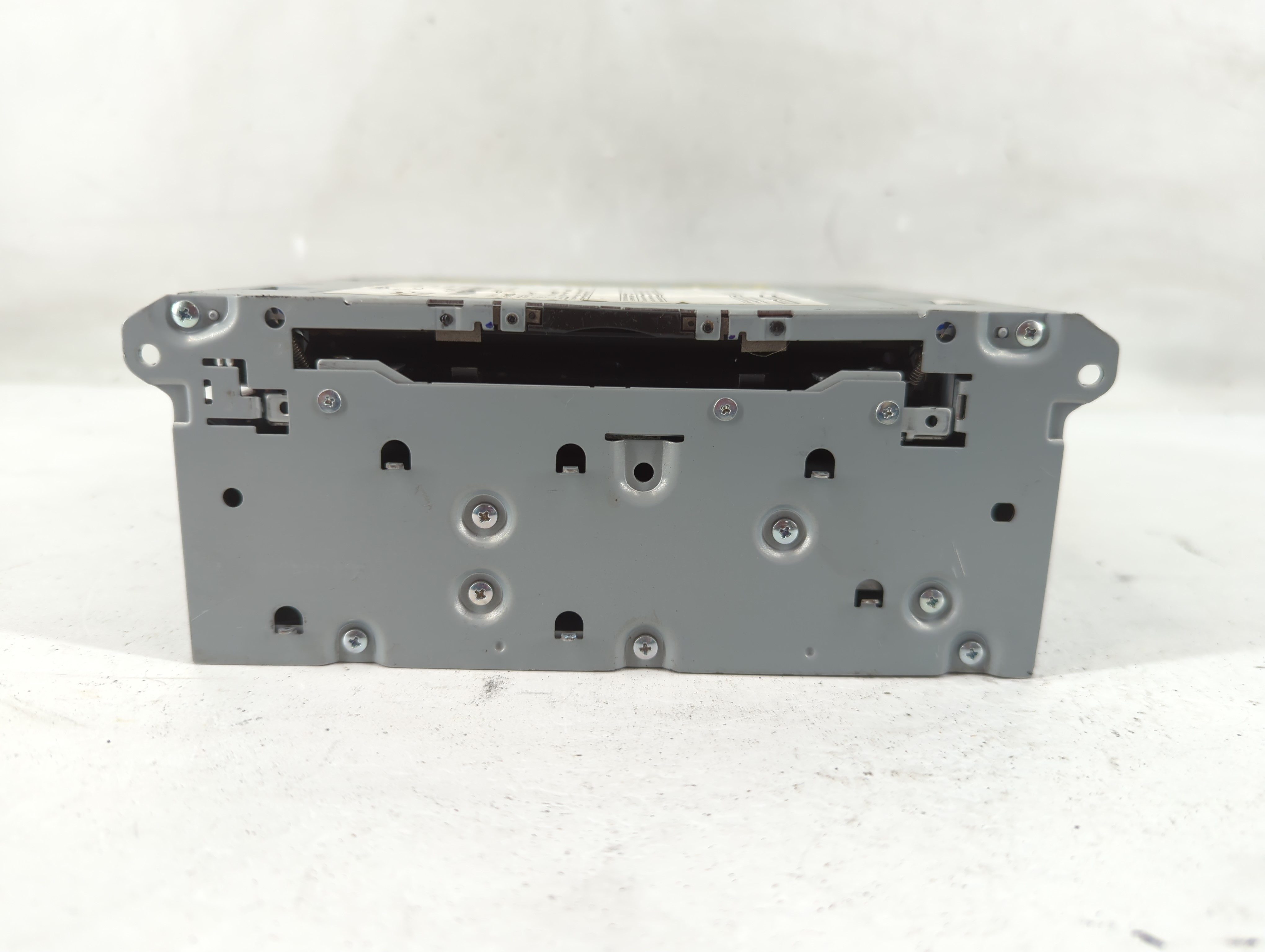 2019-2020 Infiniti Qx50 Am Fm Cd Player Radio Receiver 1223640 - Oemusedautoparts1.com