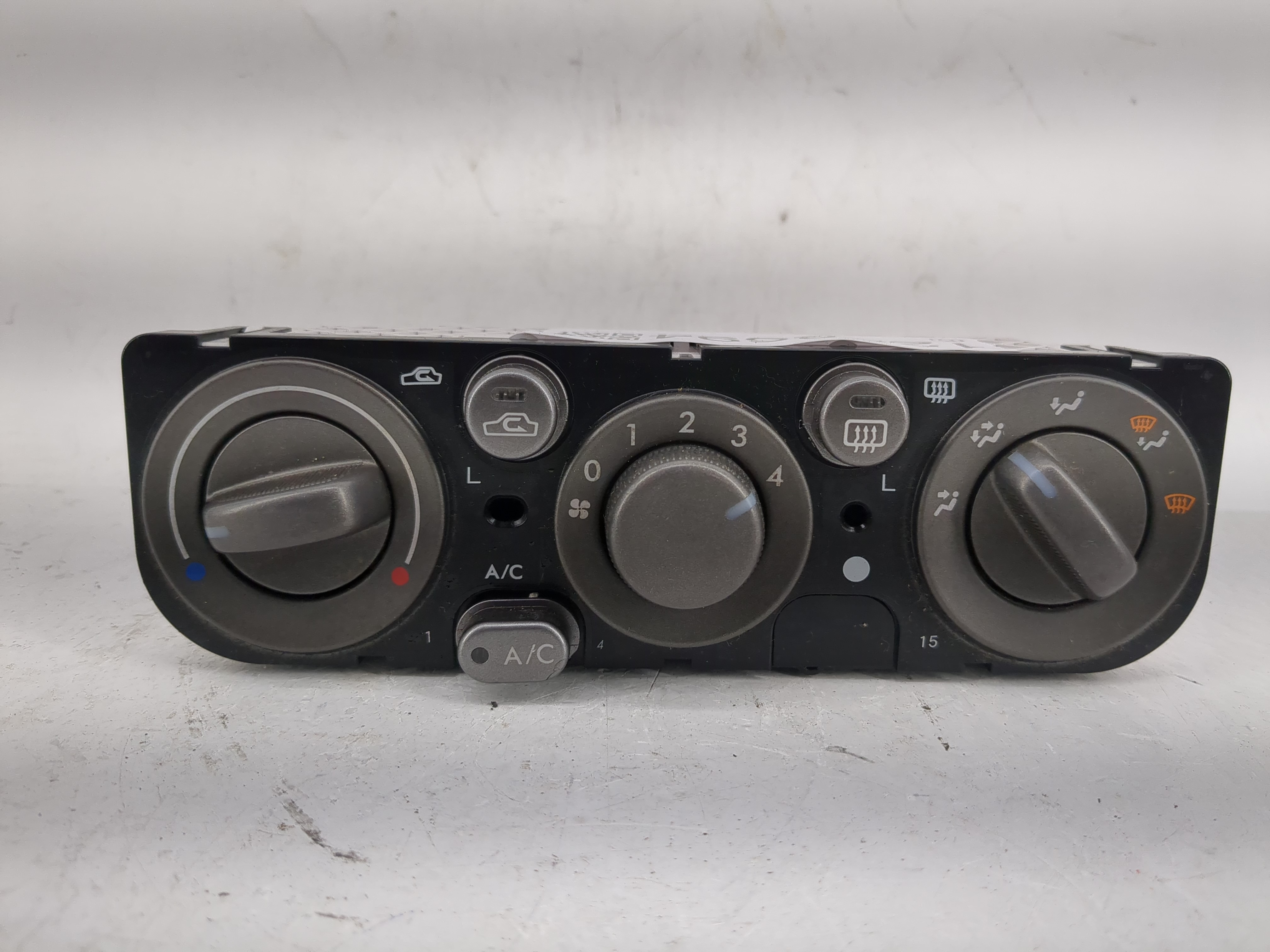 2005-2009 Subaru Legacy Ac Heater Roof Climate Control 72311ag04a 1223694 - Oemusedautoparts1.com