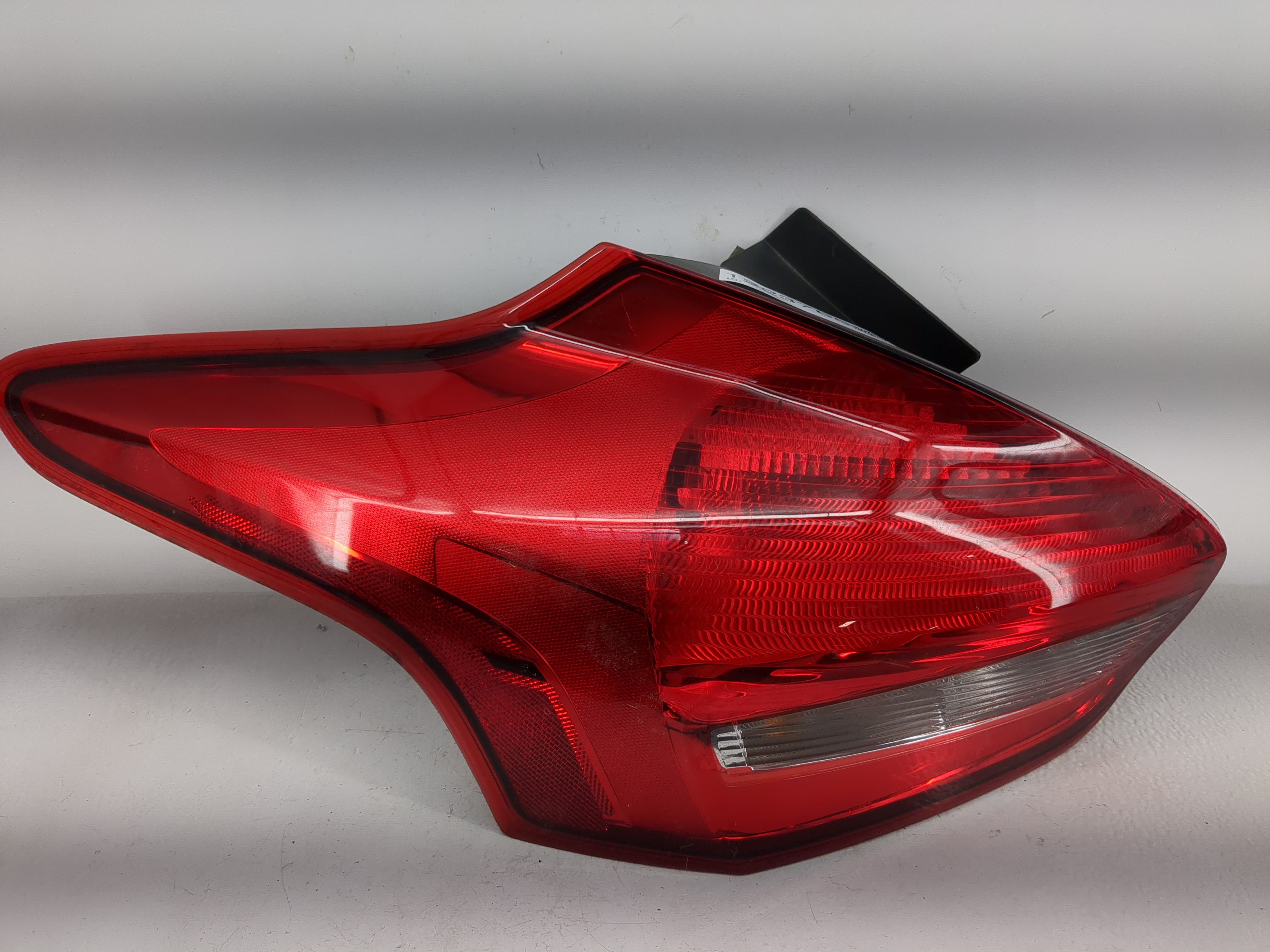 2015-2015 Ford Focus Driver Left Side Tail Light Taillight Oem 1223765 - Oemusedautoparts1.com