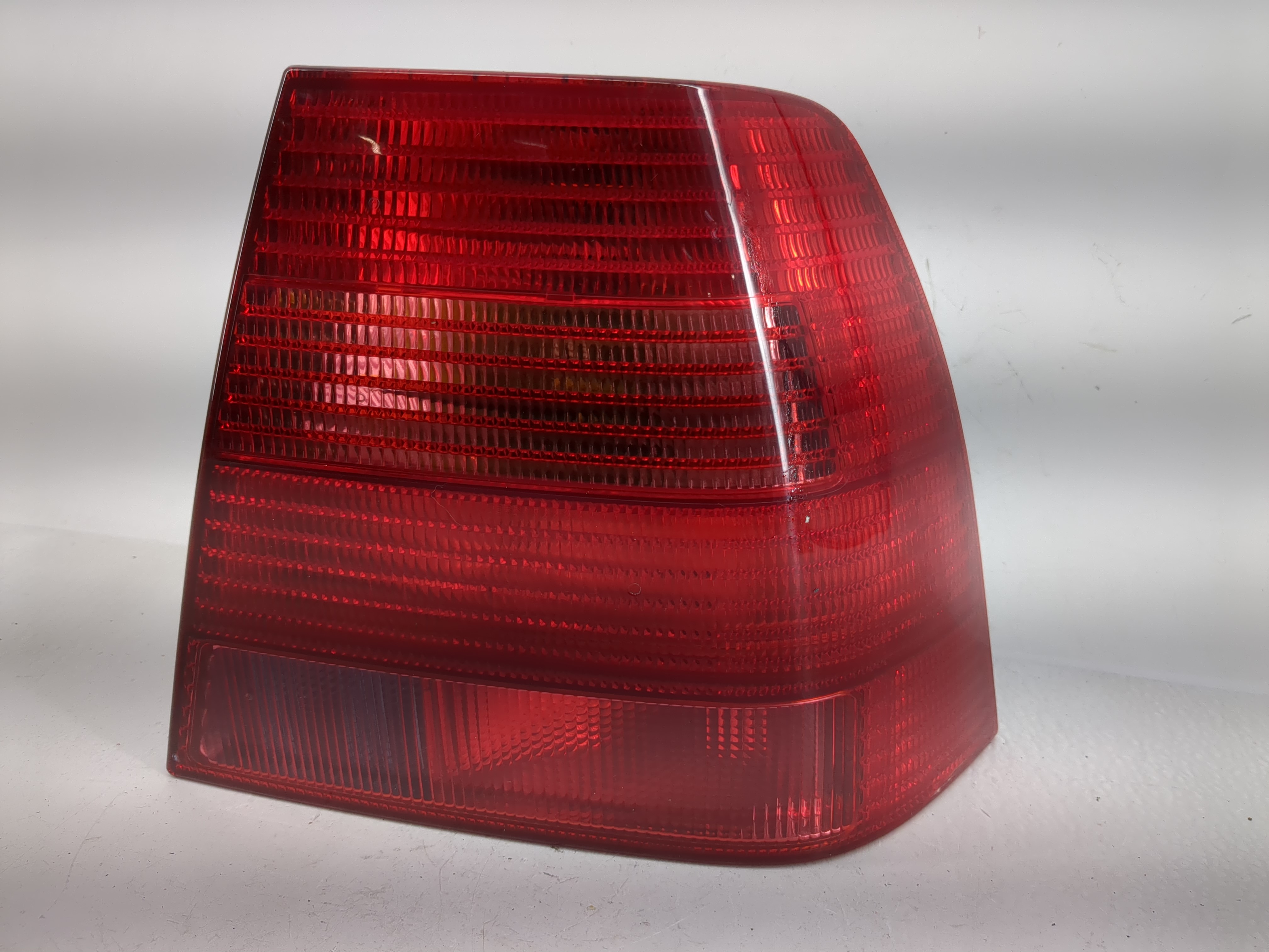 1999-2003 Volkswagen Jetta Passenger Right Side Tail Light Taillight Oem 1223767 - Oemusedautoparts1.com