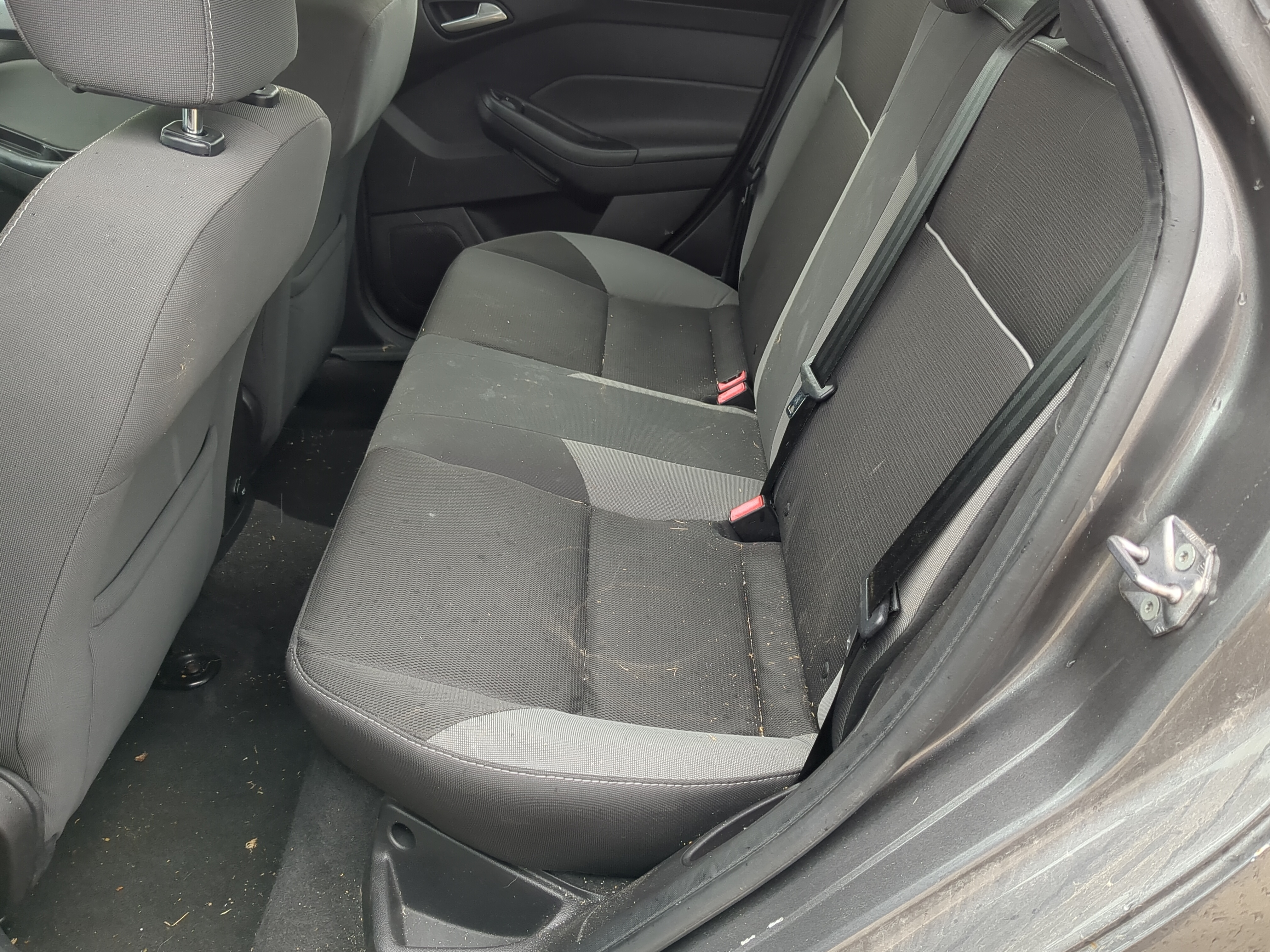 2013 Ford Focus Rear Seat Oem 1224098 - Oemusedautoparts1.com