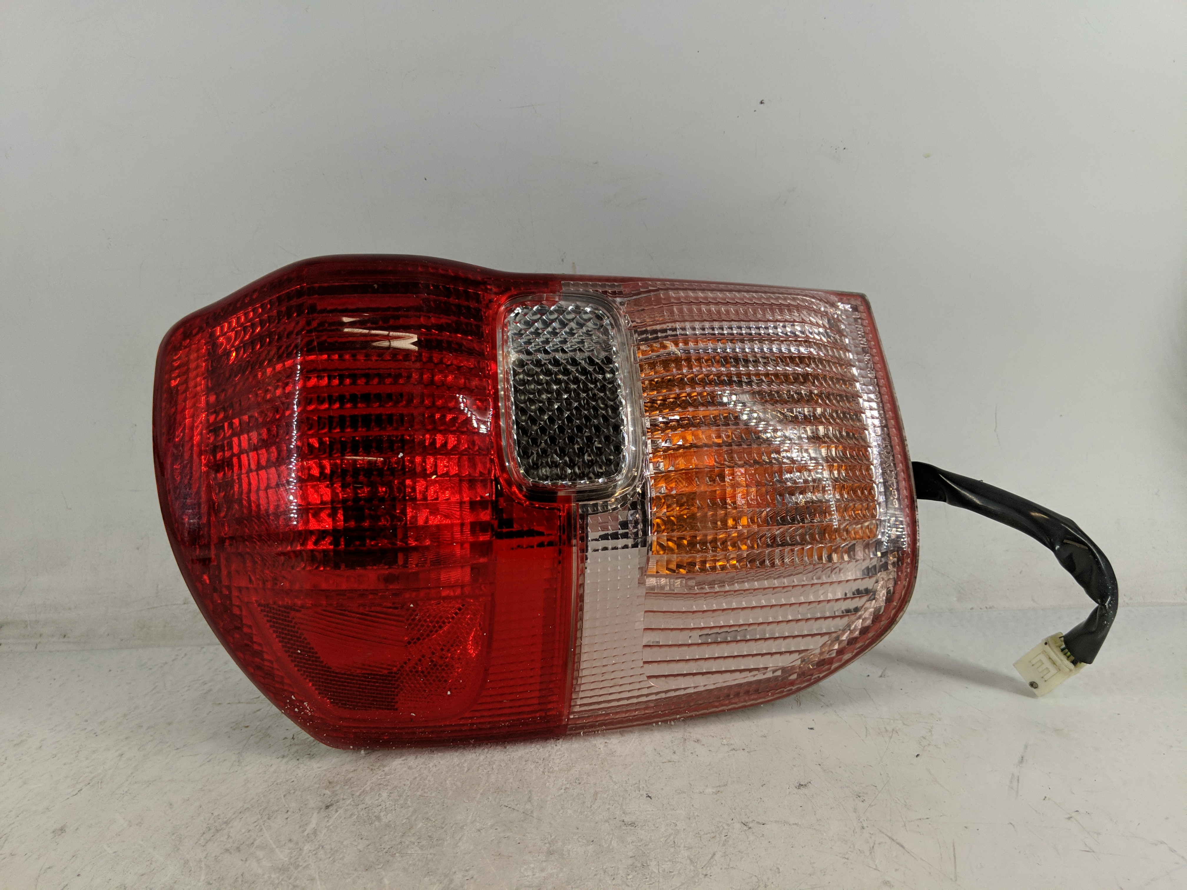 2001-2003 Toyota Rav4 Driver Left Side Tail Light Taillight Oem 1224164 - Oemusedautoparts1.com