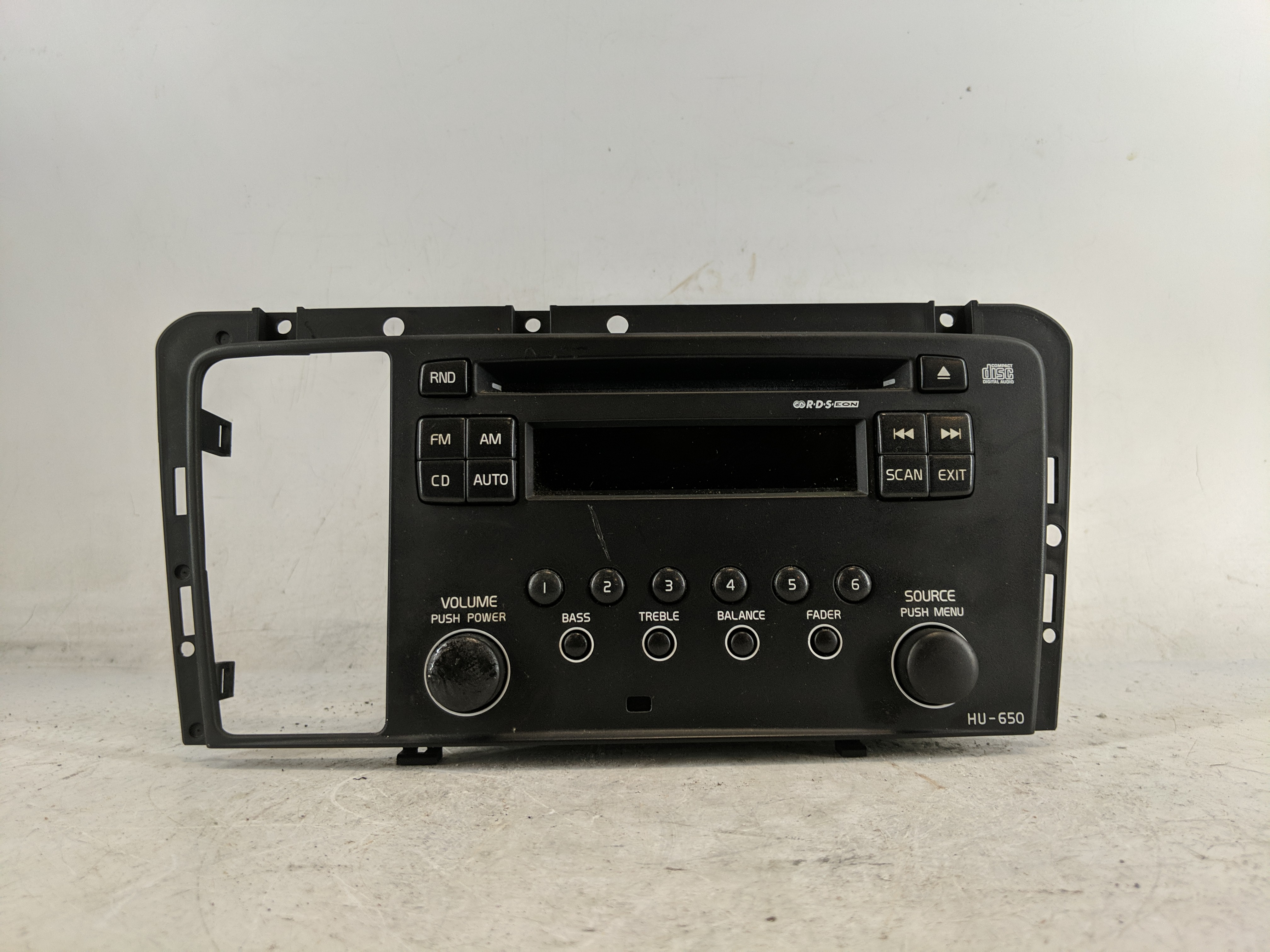 2005-2007 Volvo V70 Am Fm Cd Player Radio Receiver 1224173 - Oemusedautoparts1.com