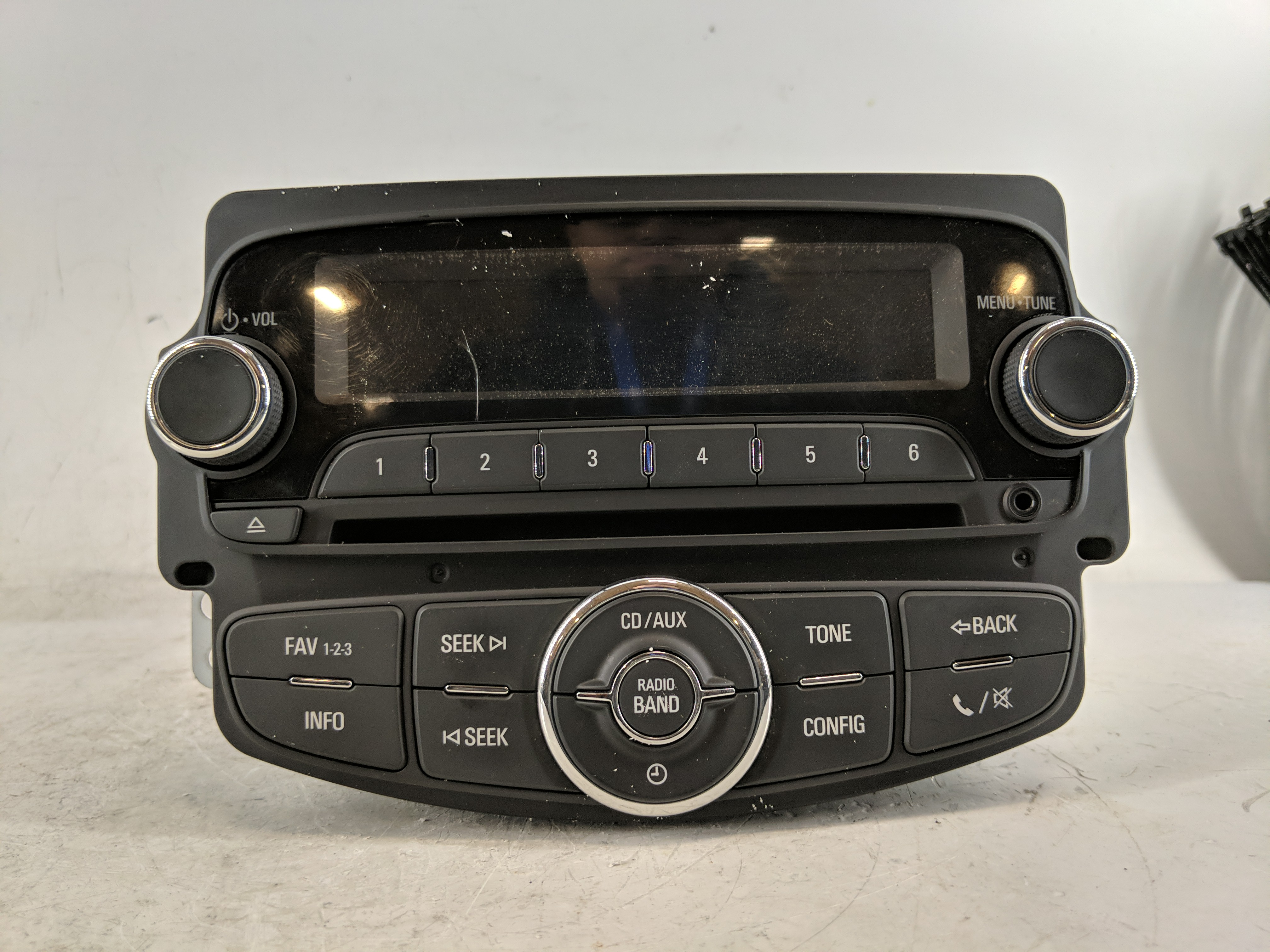 2012-2012 Chevrolet Sonic Am Fm Cd Player Radio Receiver 1224177 - Oemusedautoparts1.com