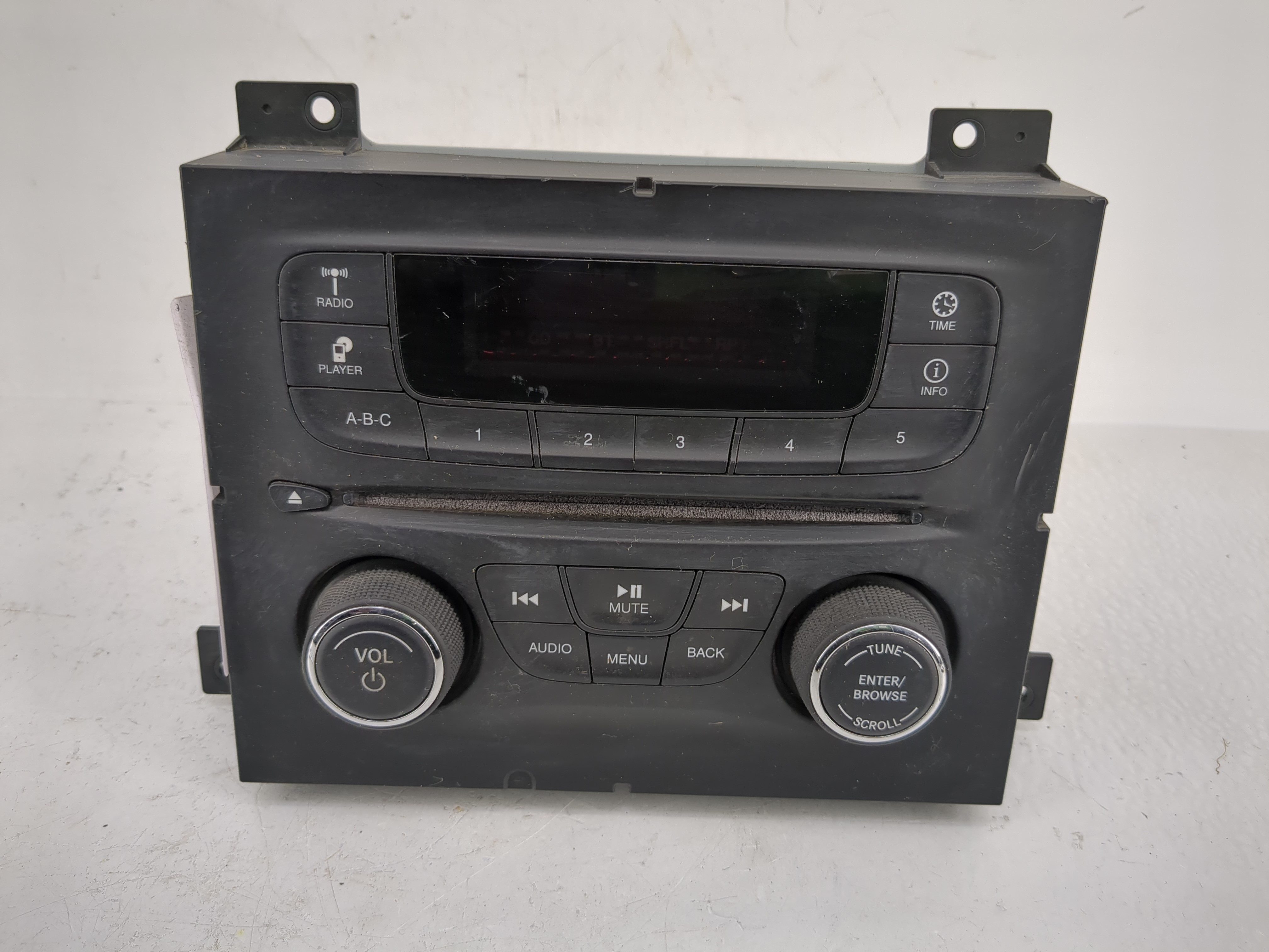 2015-2016 Dodge Dart Am Fm Cd Player Radio Receiver 1224196 - Oemusedautoparts1.com