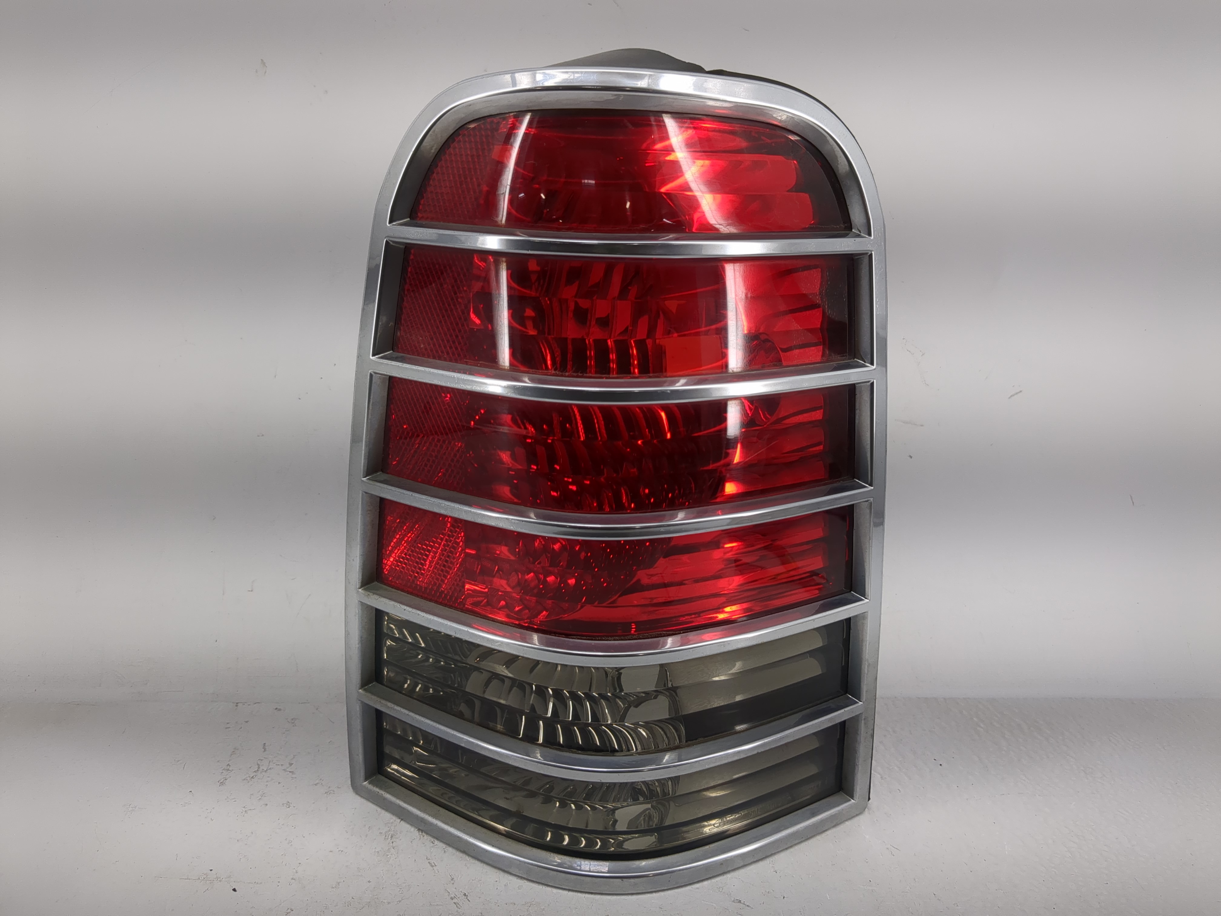 2005 Mercury Mariner Passenger Right Side Tail Light Taillight Oem 1224225 - Oemusedautoparts1.com