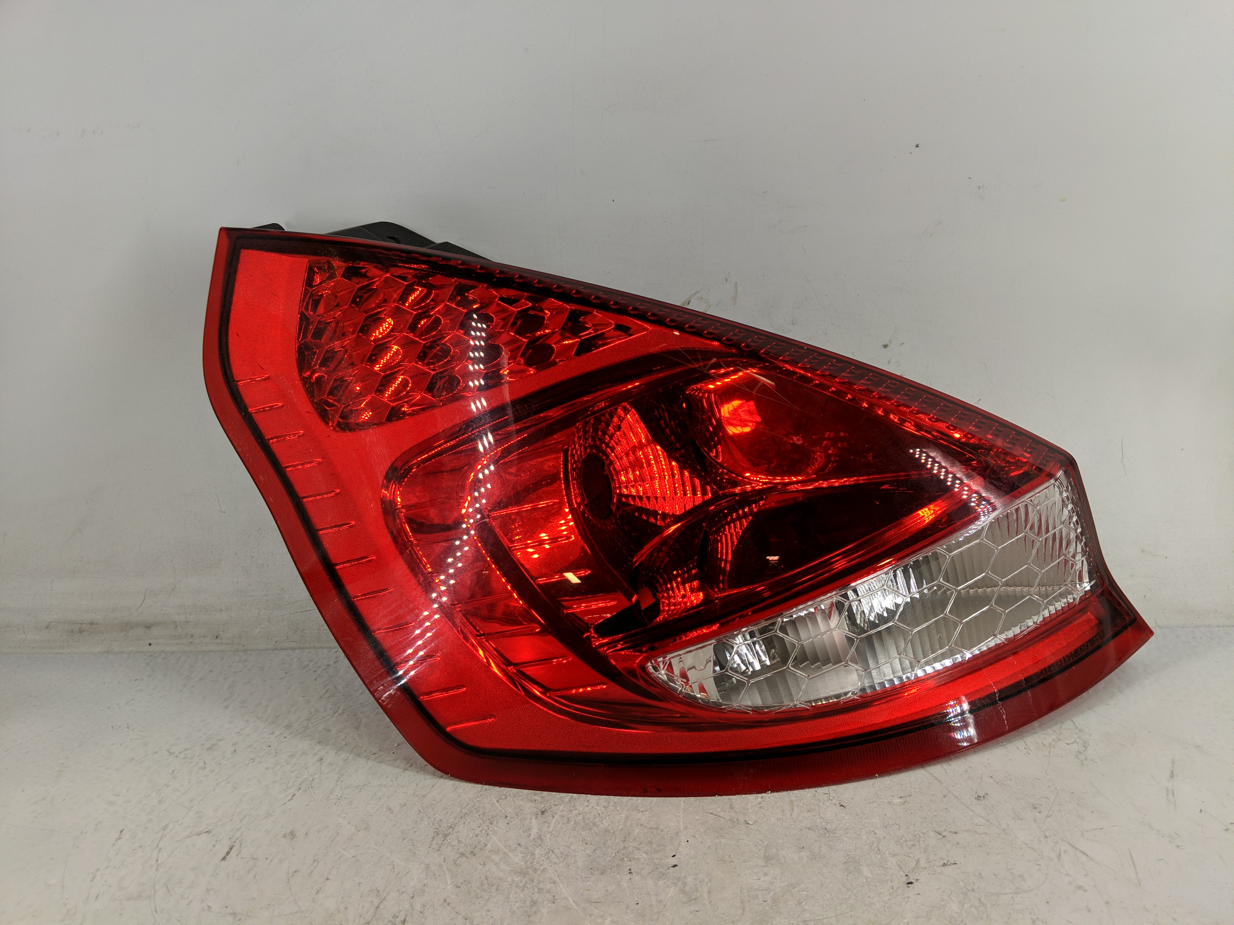 2011-2013 Ford Fiesta Driver Left Side Tail Light Taillight Oem 1224226 - Oemusedautoparts1.com