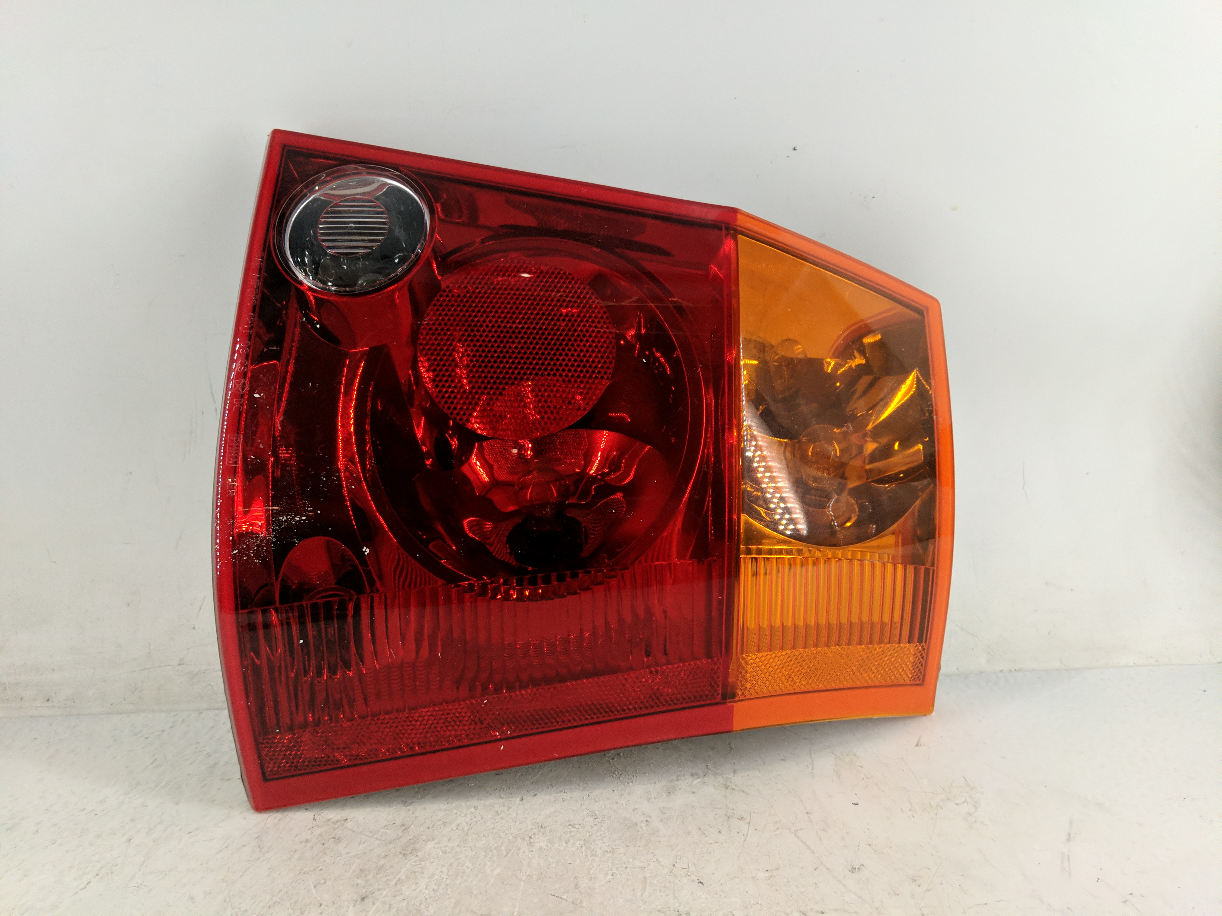Picture of 2006 Chrysler Pacifica Passenger Right Side Tail Light Taillight Oem 1224228