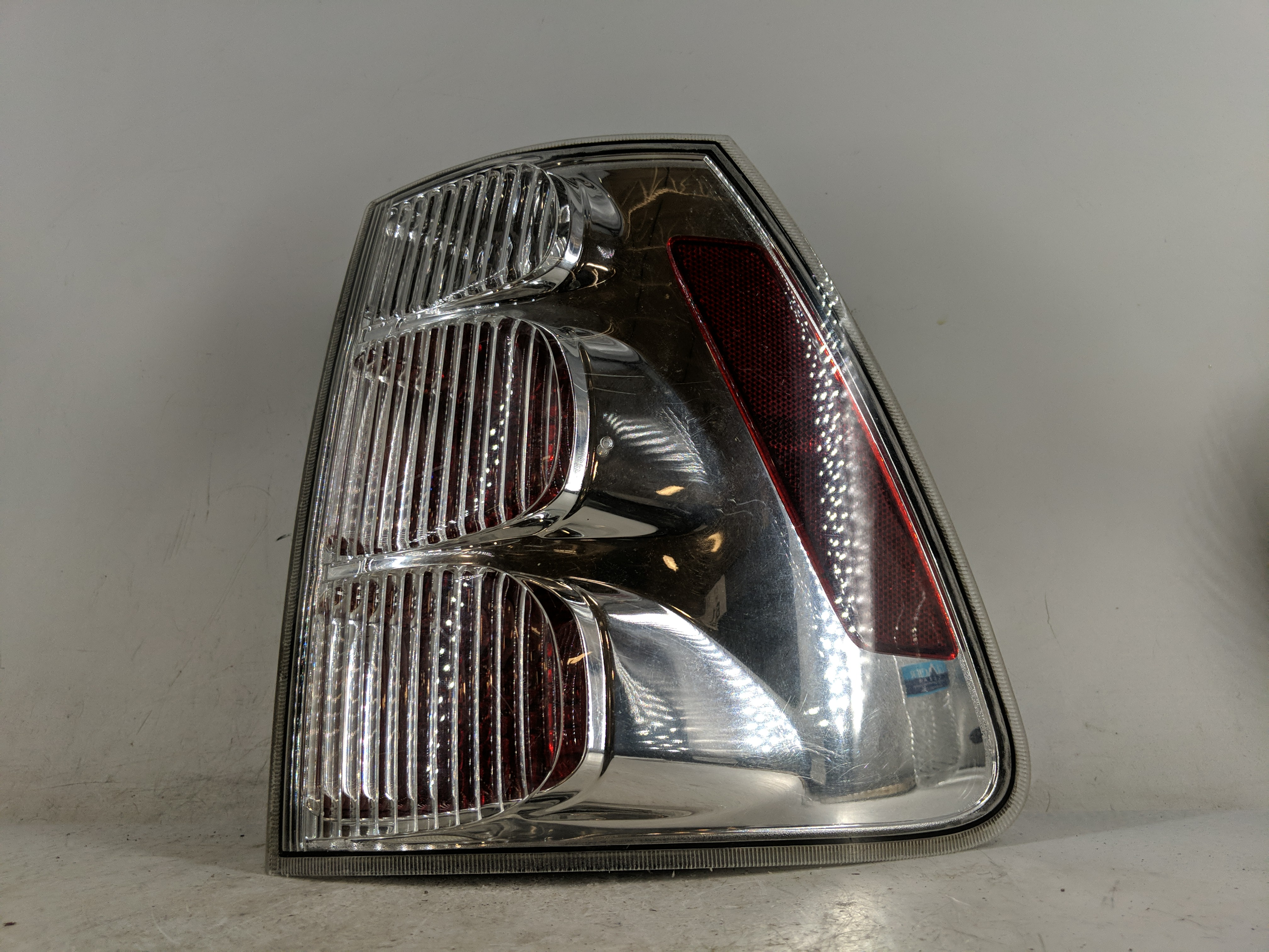 2005-2009 Chevrolet Equinox Driver Left Side Tail Light Taillight Oem 1224230 - Oemusedautoparts1.com