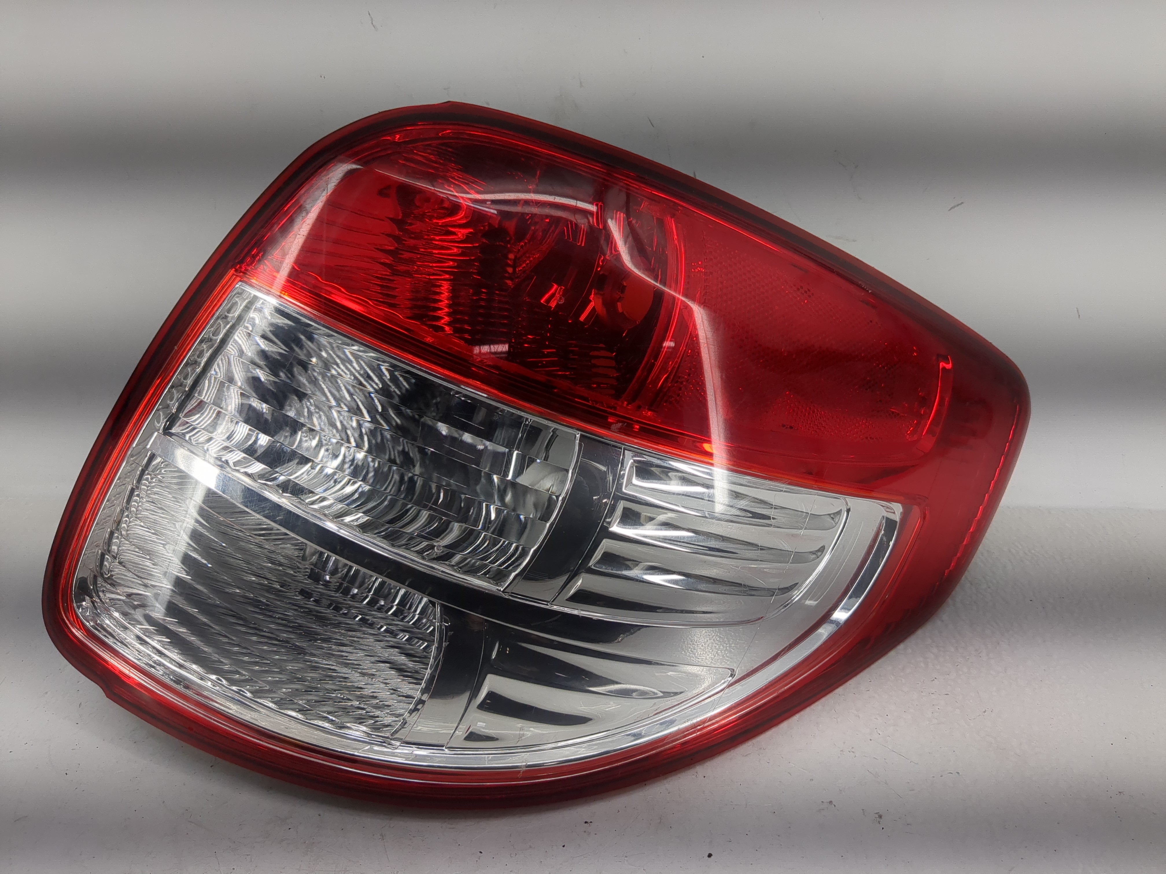 2007-2013 Suzuki Sx4 Passenger Right Side Tail Light Taillight Oem 1224235 - Oemusedautoparts1.com