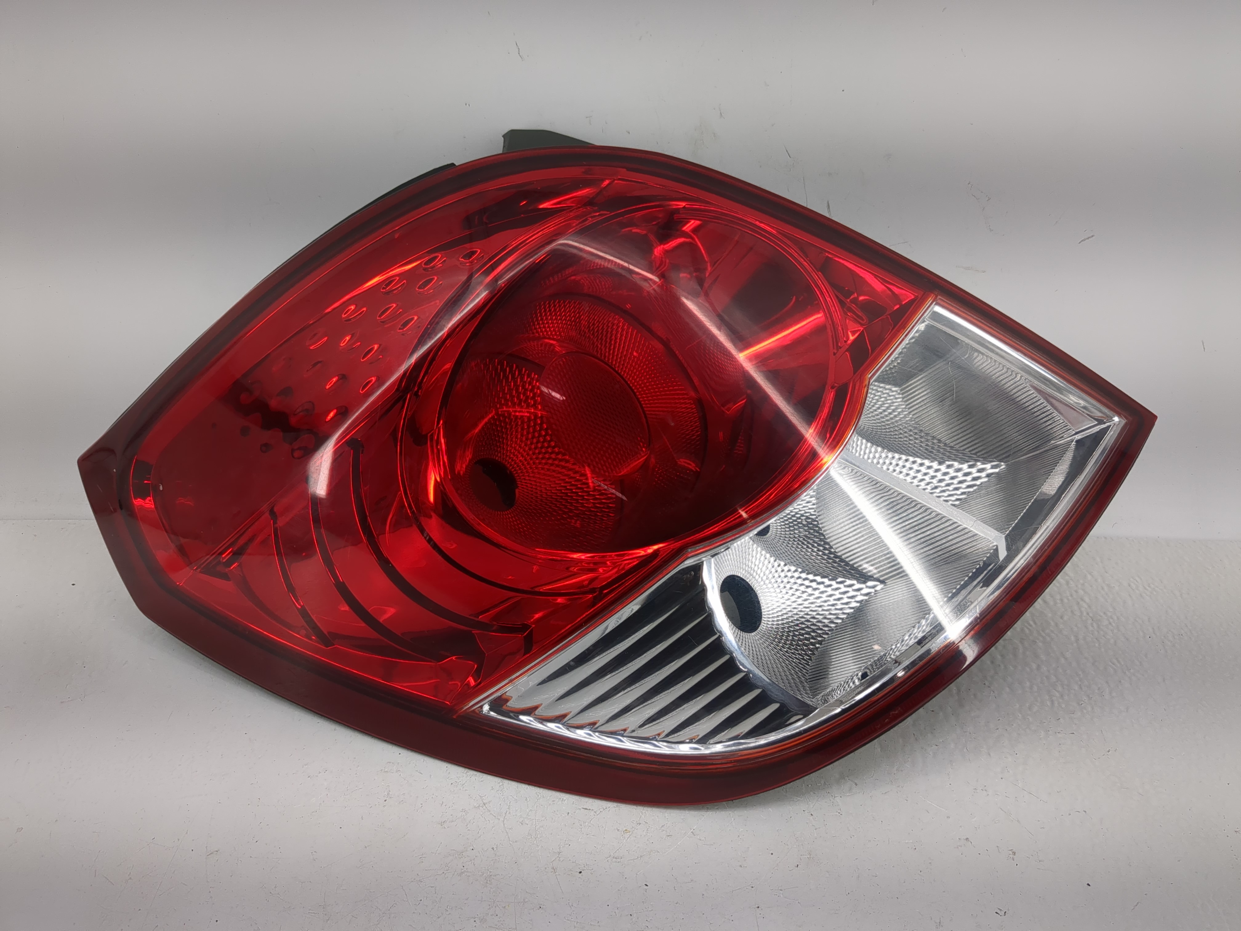 2008-2010 Saturn Vue Driver Left Side Tail Light Taillight Oem 1224259 - Oemusedautoparts1.com