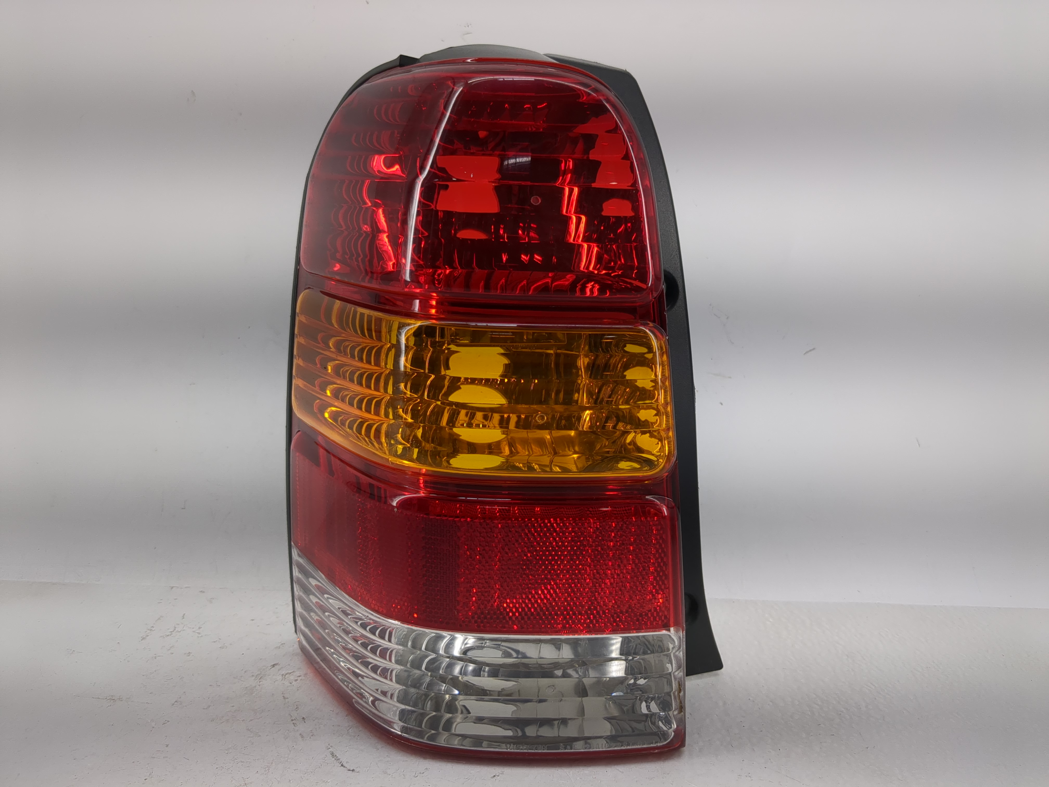 2001-2007 Ford Escape Driver Left Side Tail Light Taillight Oem 1224288 - Oemusedautoparts1.com