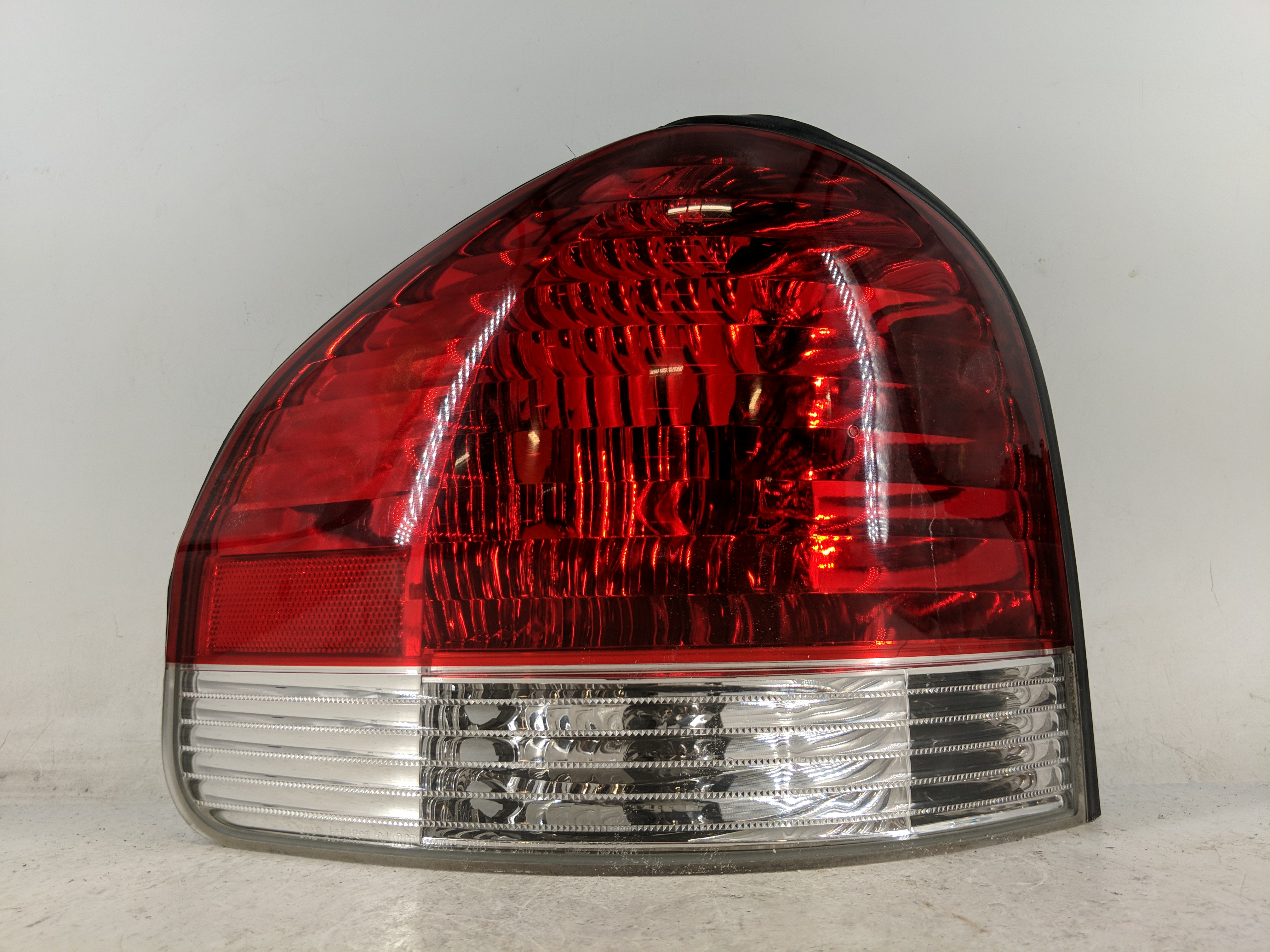 2005-2006 Hyundai Santa Fe Driver Left Side Tail Light Taillight Oem 1224312 - Oemusedautoparts1.com
