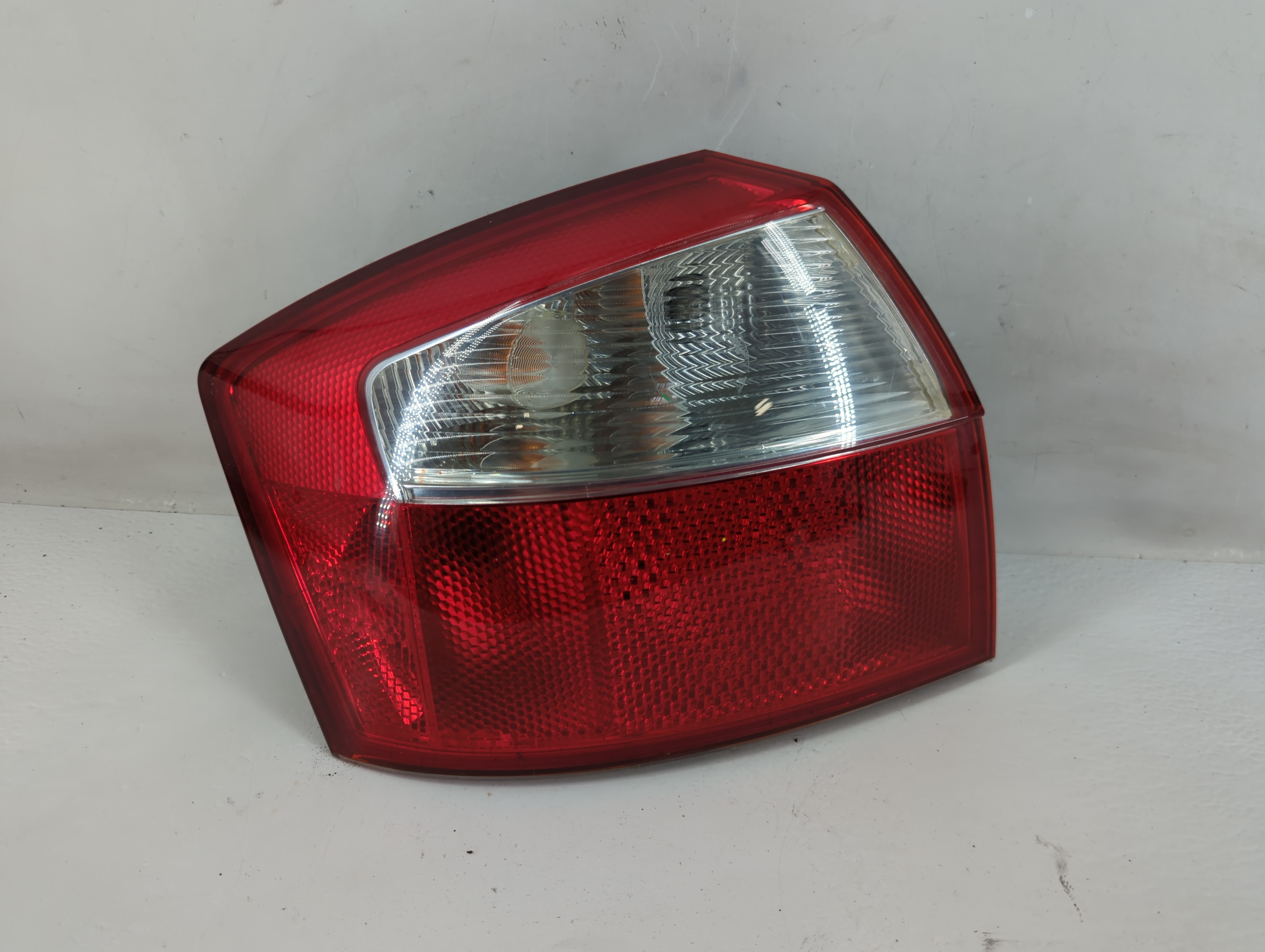2002-2005 Audi A4 Driver Left Side Tail Light Taillight Oem 1224327 - Oemusedautoparts1.com