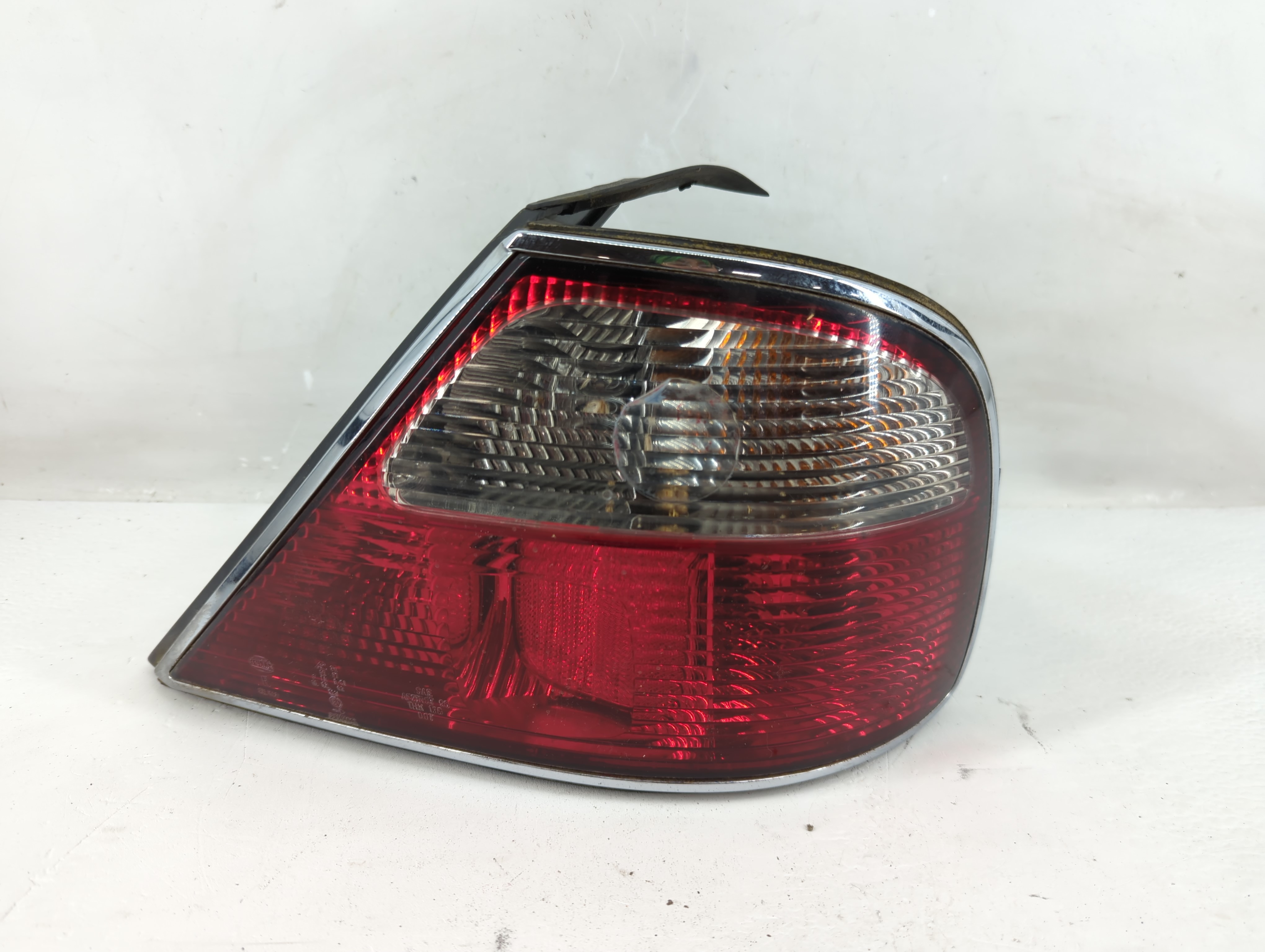 1998-2003 Jaguar Xj8 Passenger Right Side Tail Light Taillight Oem 1224329 - Oemusedautoparts1.com