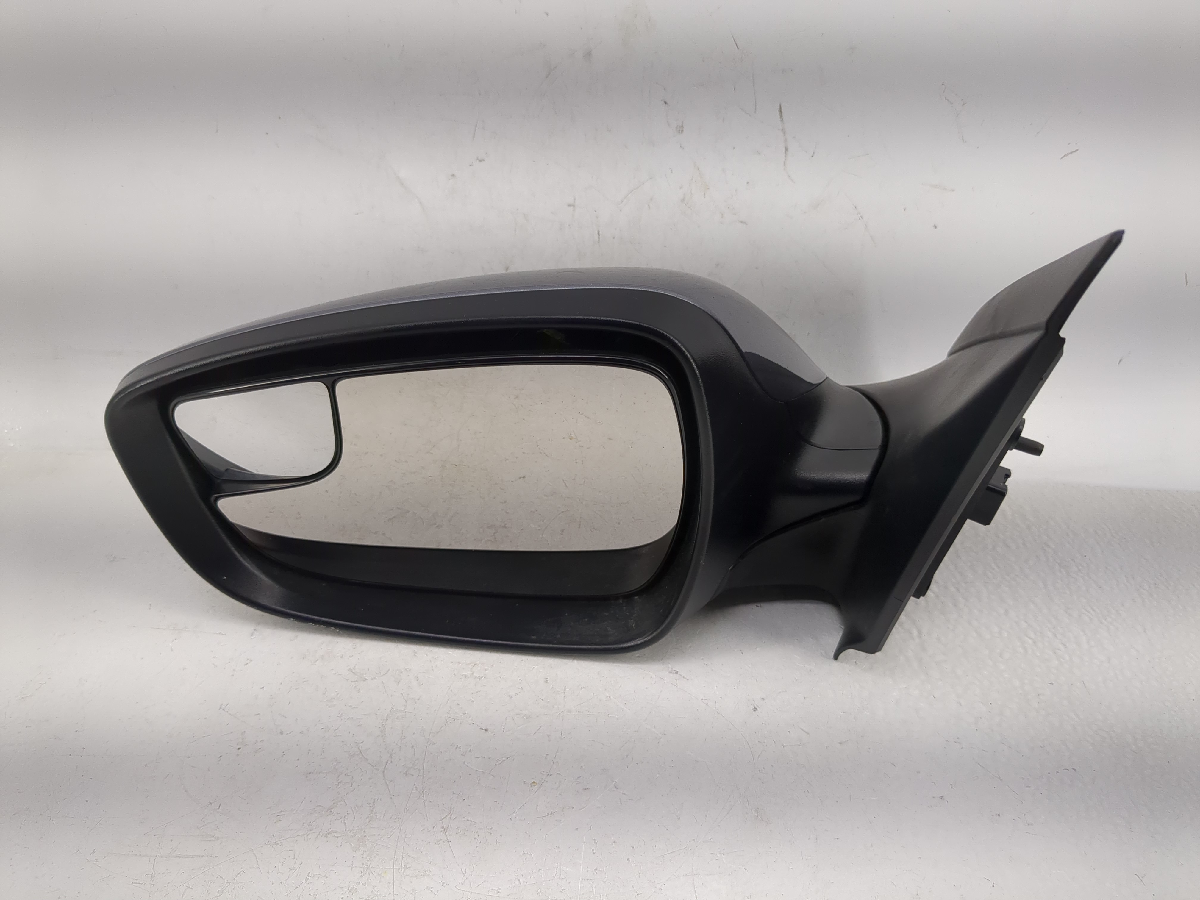 2014-2017 Hyundai Accent Passenger Right Side View Manual Door Mirror 1224405 - Oemusedautoparts1.com
