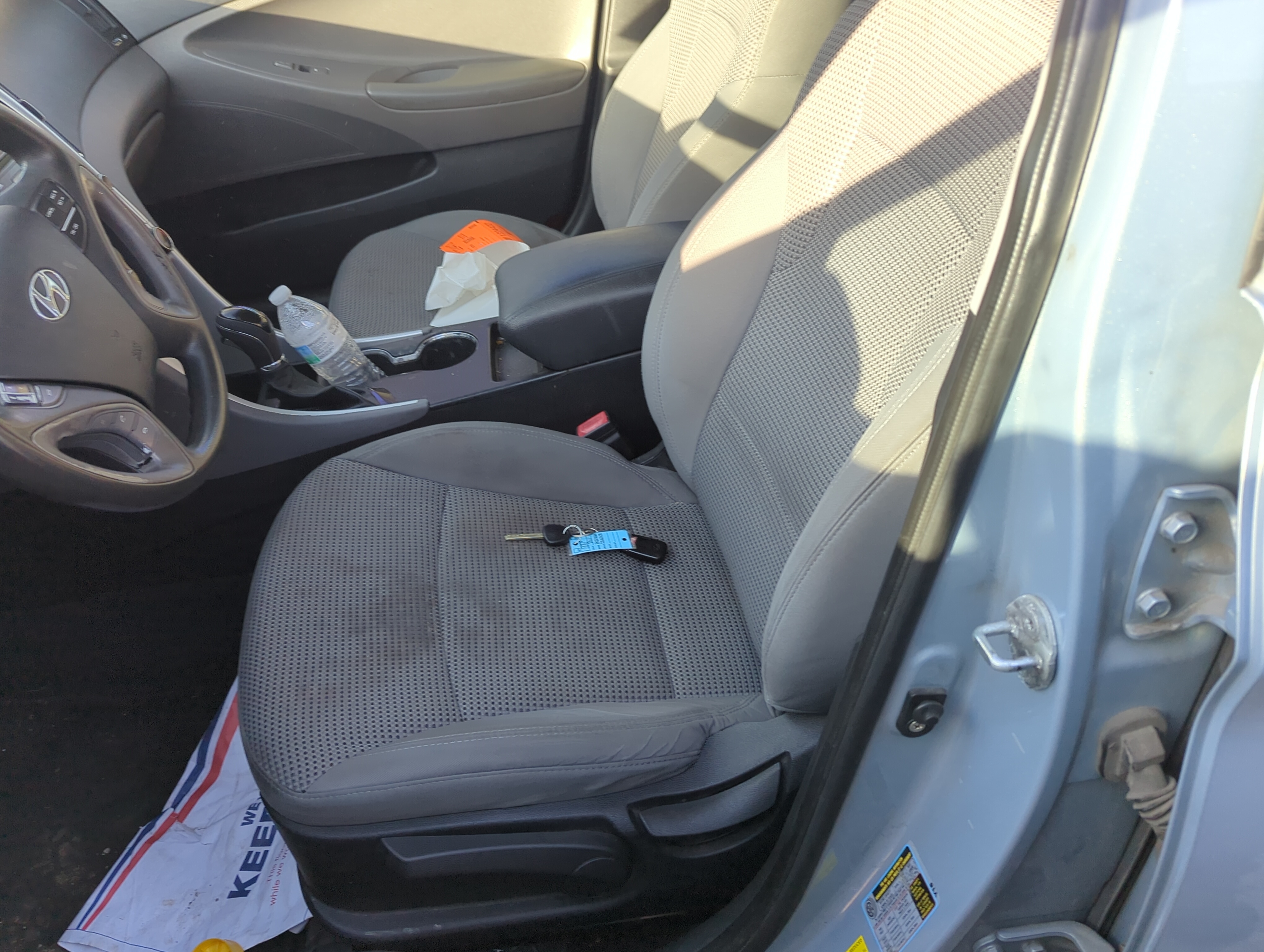 2011 Hyundai Sonata Driver Front Seat Oem 1225121 - Oemusedautoparts1.com