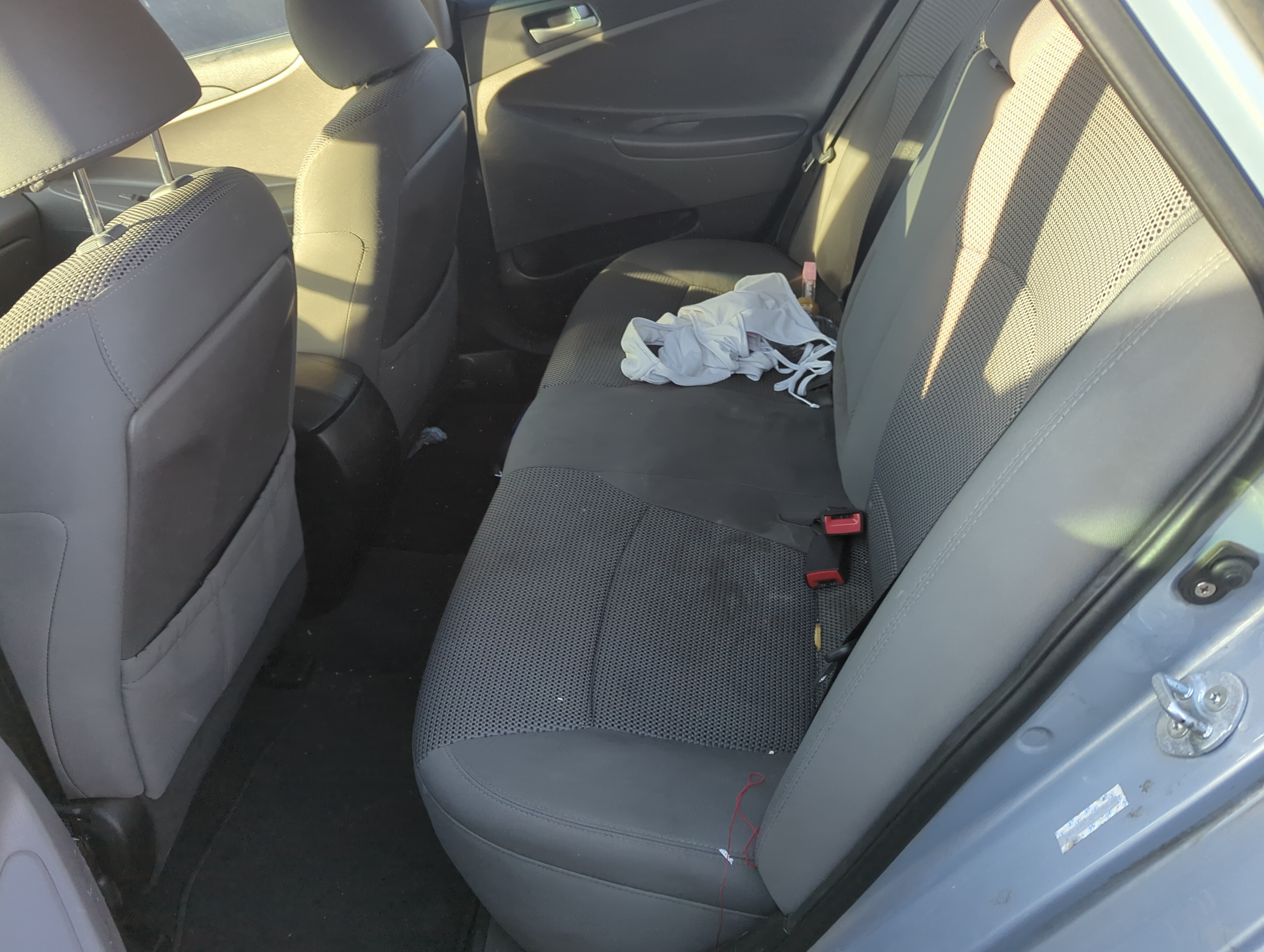 Picture of 2011 Hyundai Sonata Rear Seat Oem 1225143