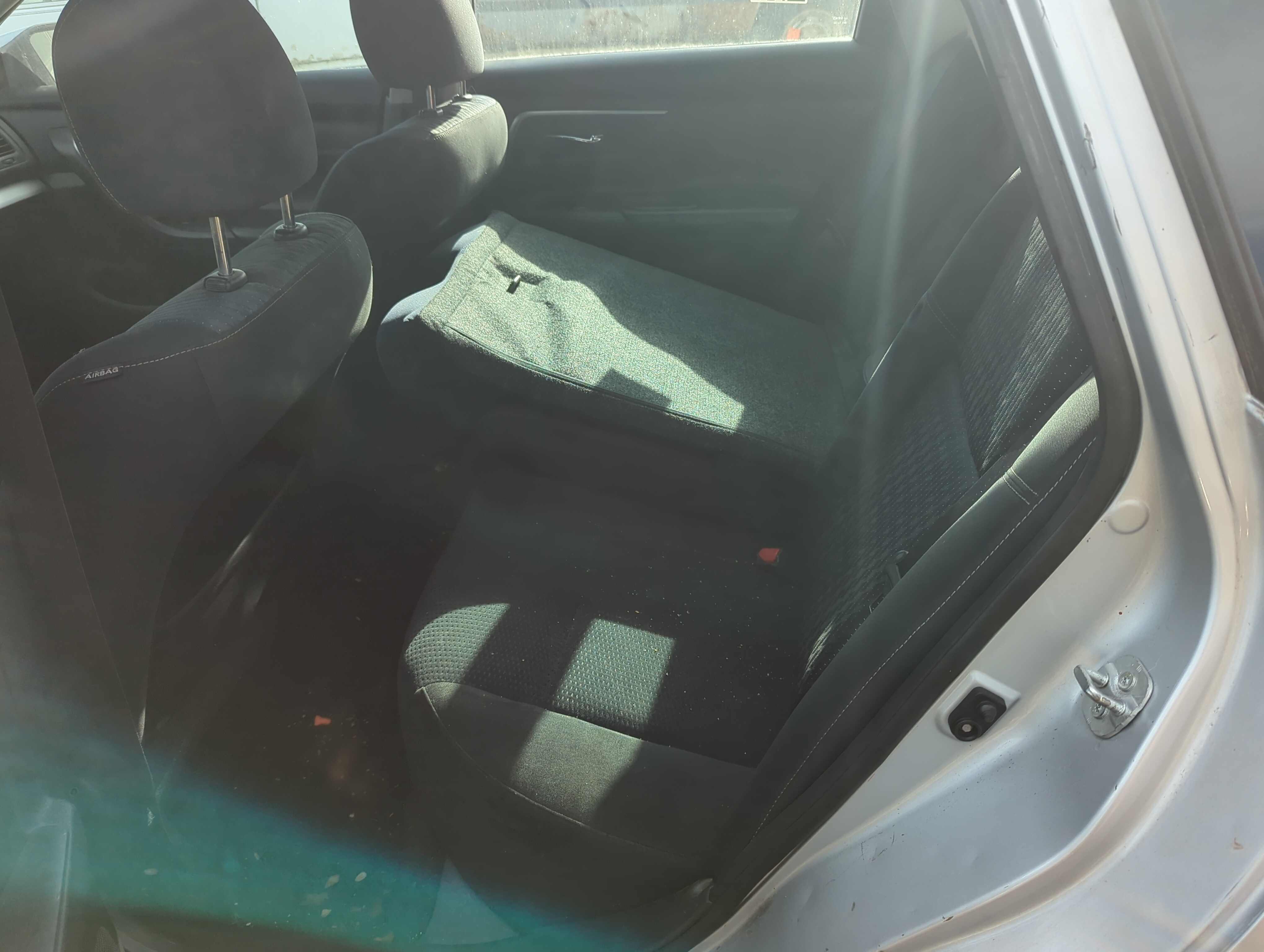 Picture of 2015 Nissan Altima Rear Seat Oem 1225468