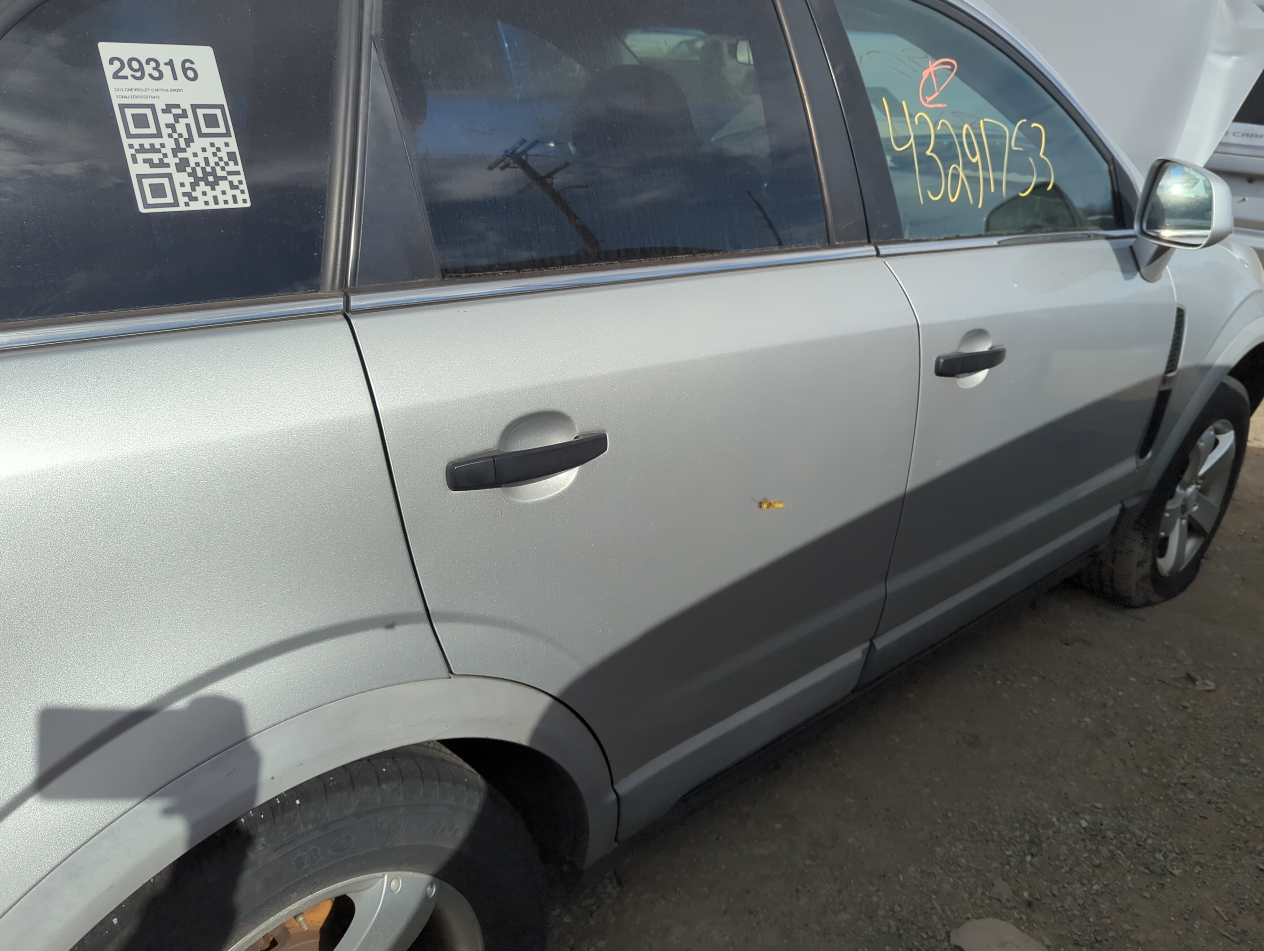 Picture of 2012-2015 Chevrolet Captiva Sport Passenger Rear Door Oem 1225555