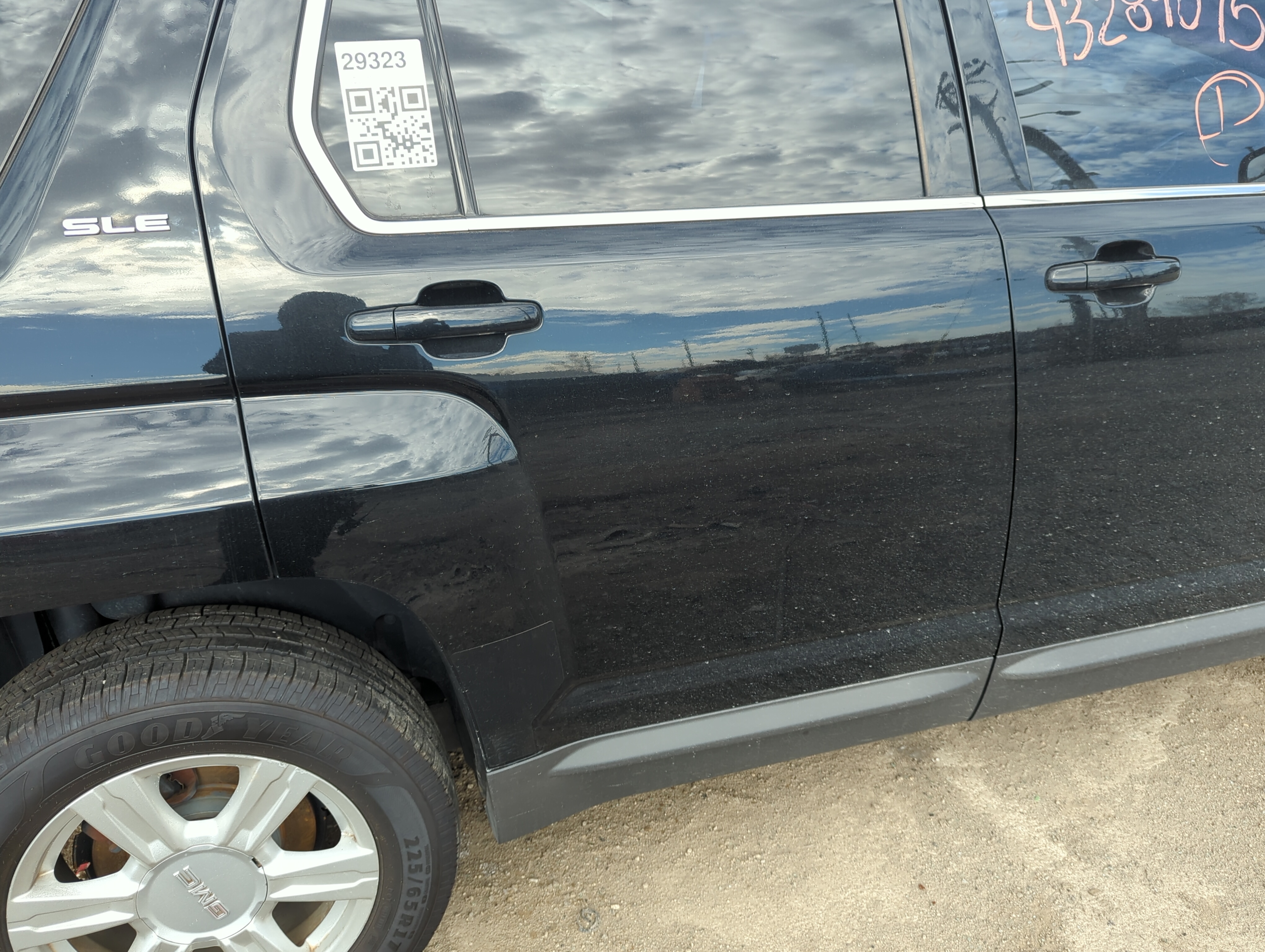 Picture of 2010-2015 Gmc Terrain Passenger Rear Door Oem 1225708