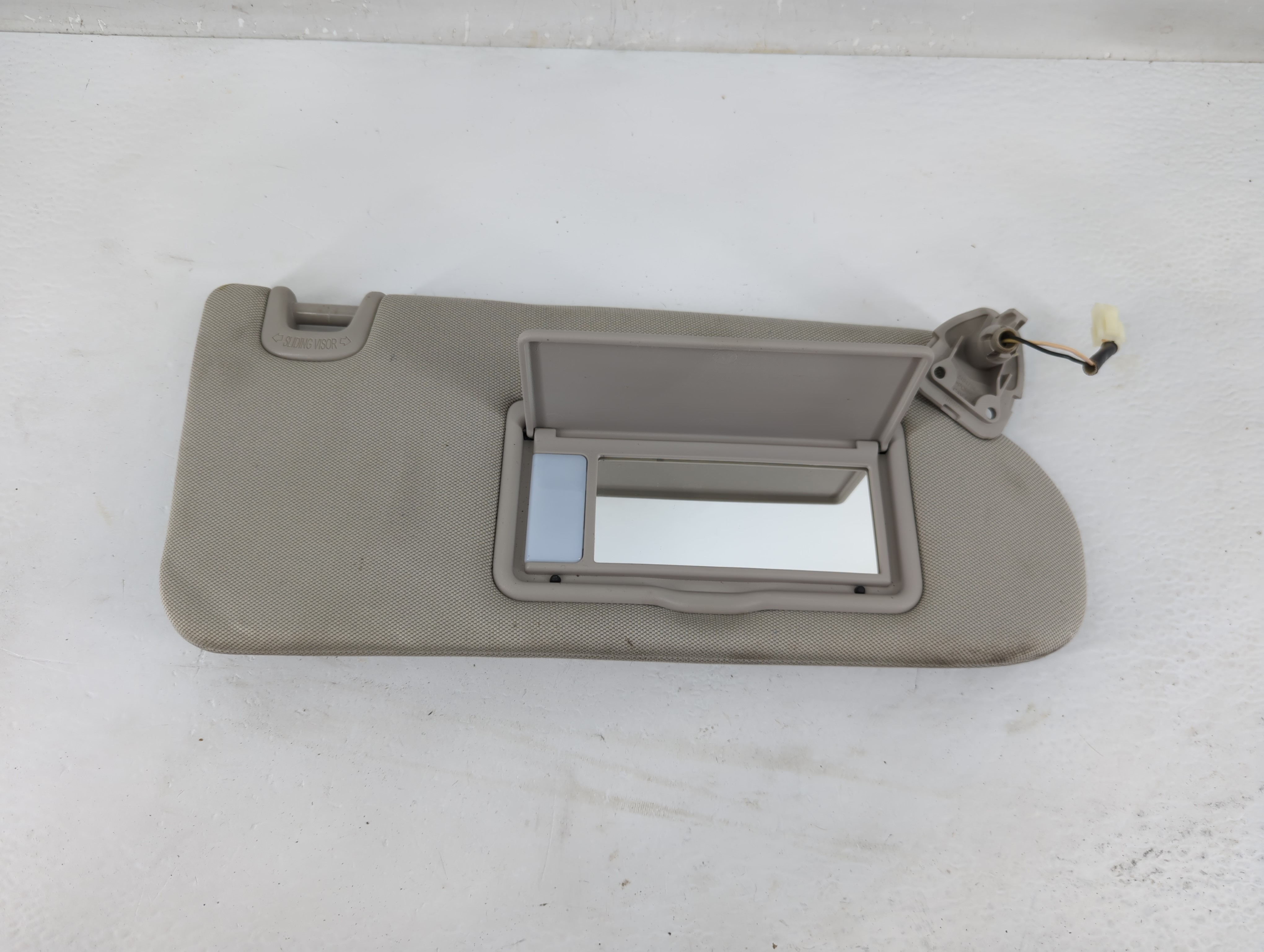 Picture of 2019-2022 Nissan Murano Passenger Sun Visor Mirror Right Sunvisor Gray 1225970
