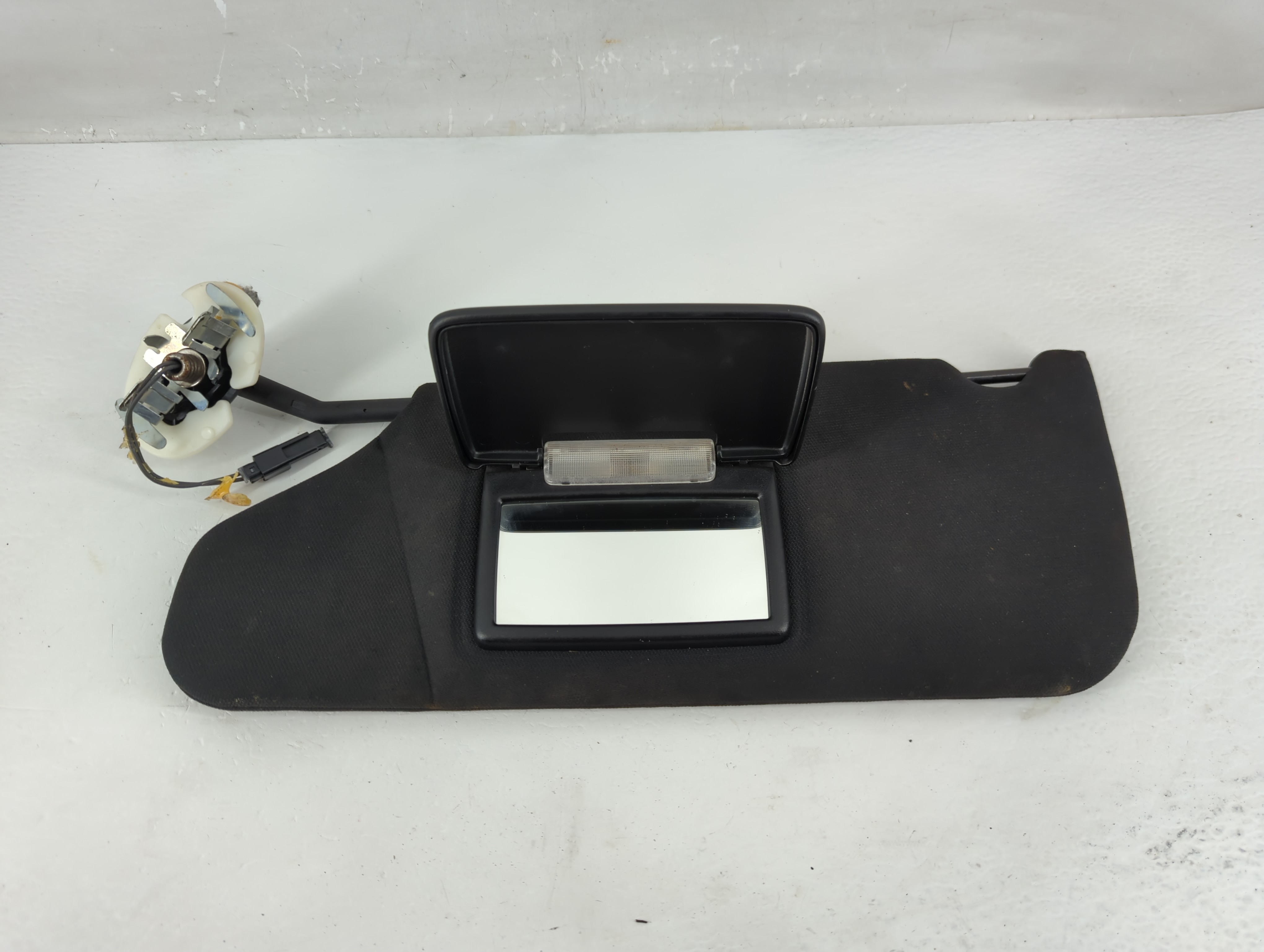 Picture of Dodge Caravan Driver Sun Visor Mirror Left Sunvisor Black 1225984