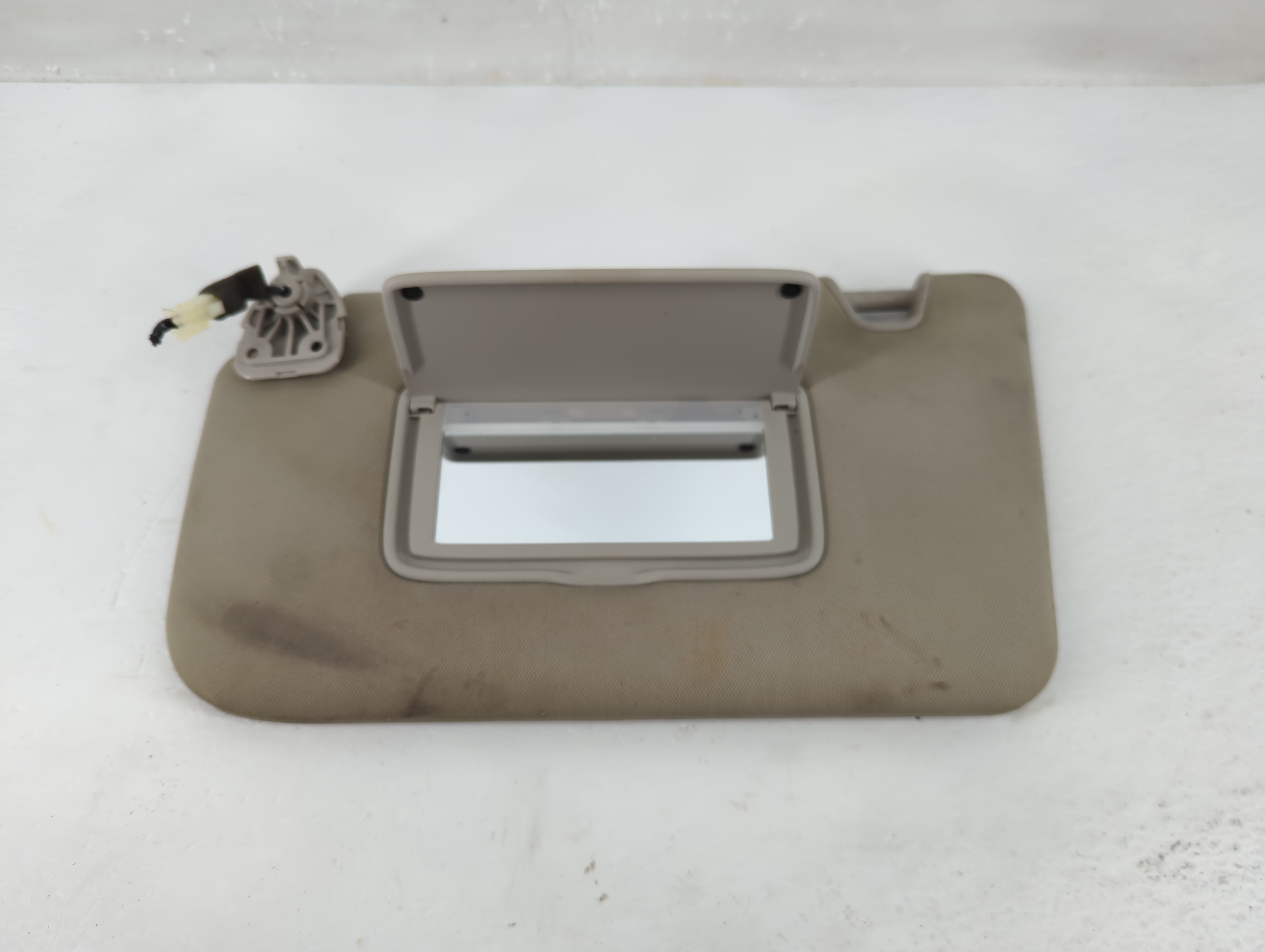 Picture of 2014-2017 Nissan Rogue Driver Sun Visor Mirror Left Sunvisor Beige 1226007