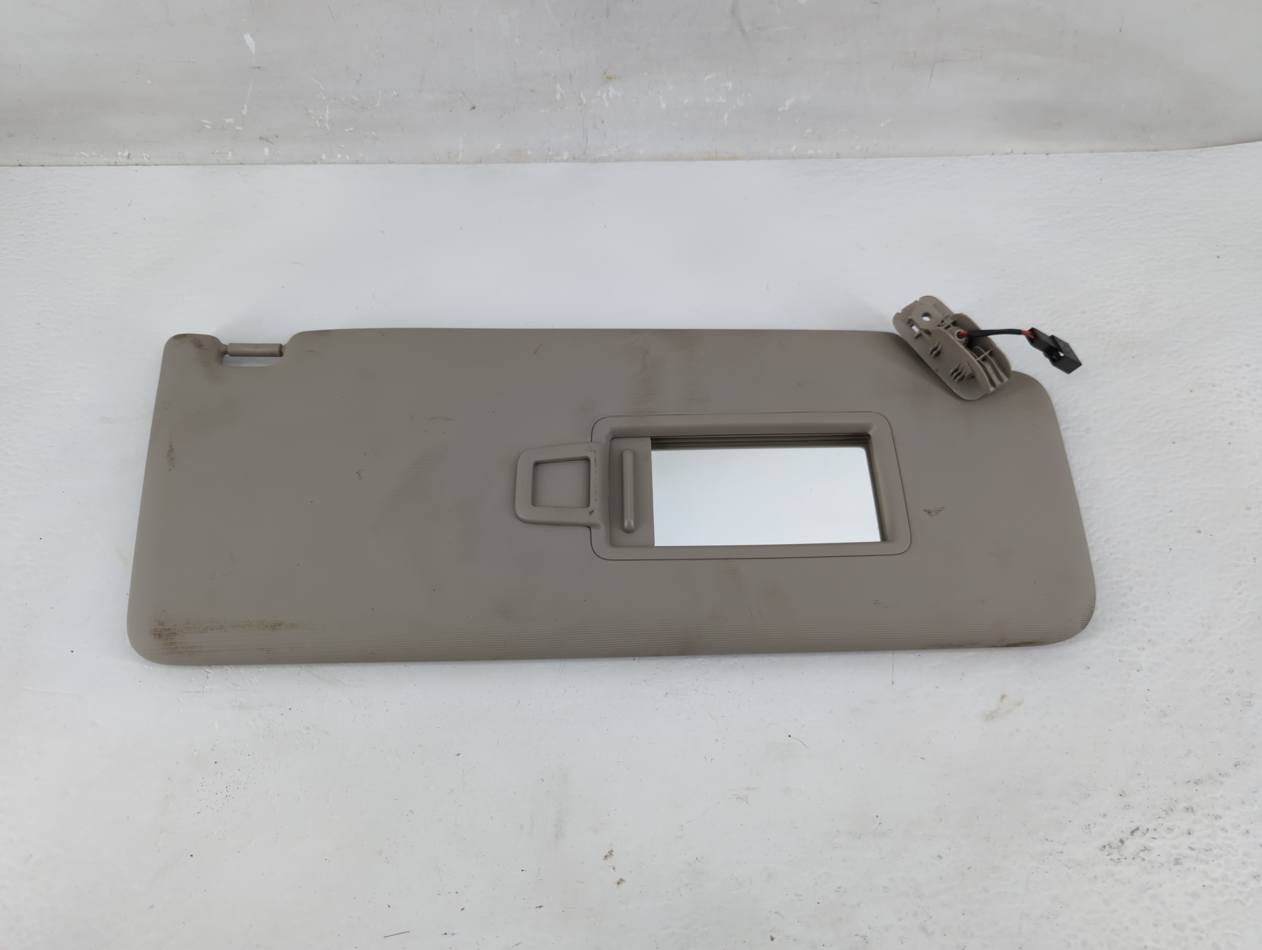 Picture of Volkswagen Atlas Driver Sun Visor Mirror Left Sunvisor Gray 1226012