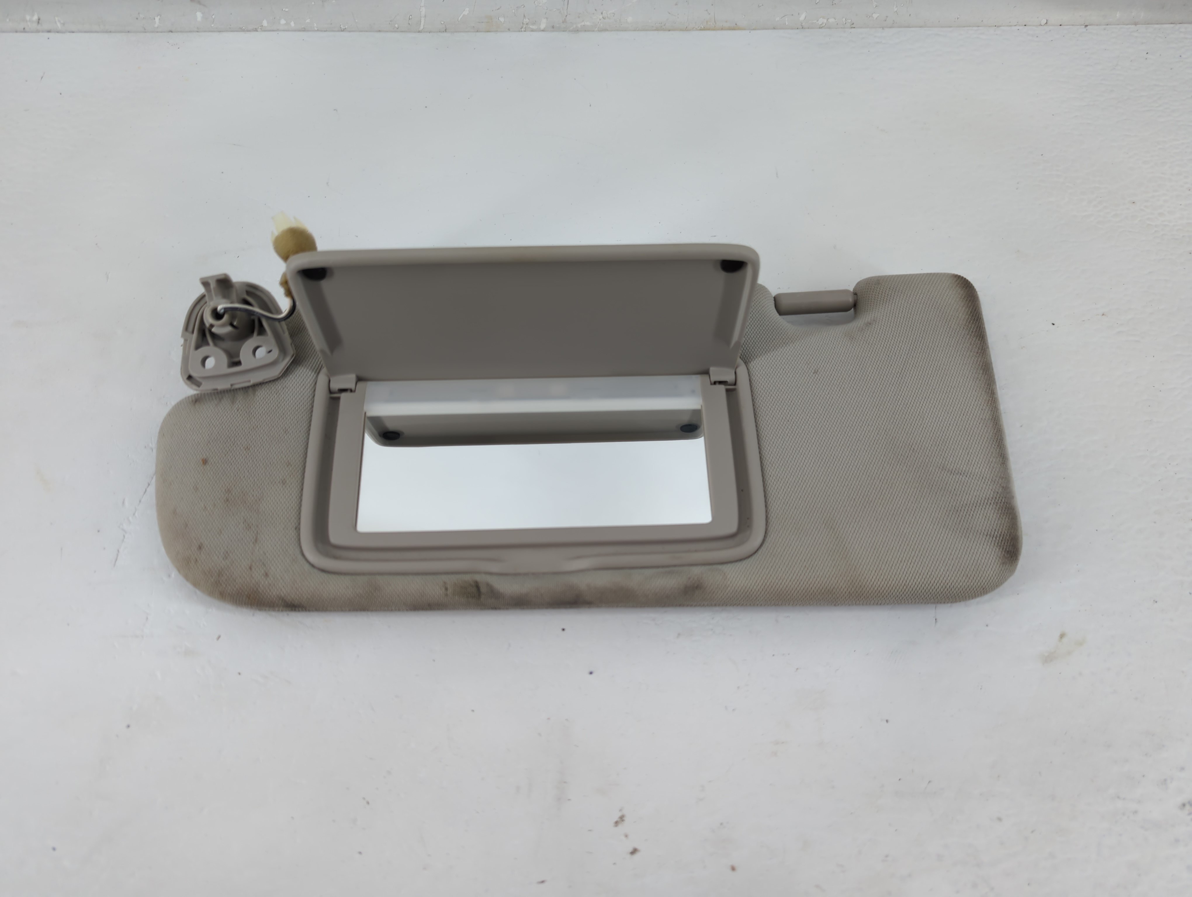 Picture of 2014-2020 Infiniti Q50 Driver Sun Visor Mirror Left Sunvisor Gray 1226021