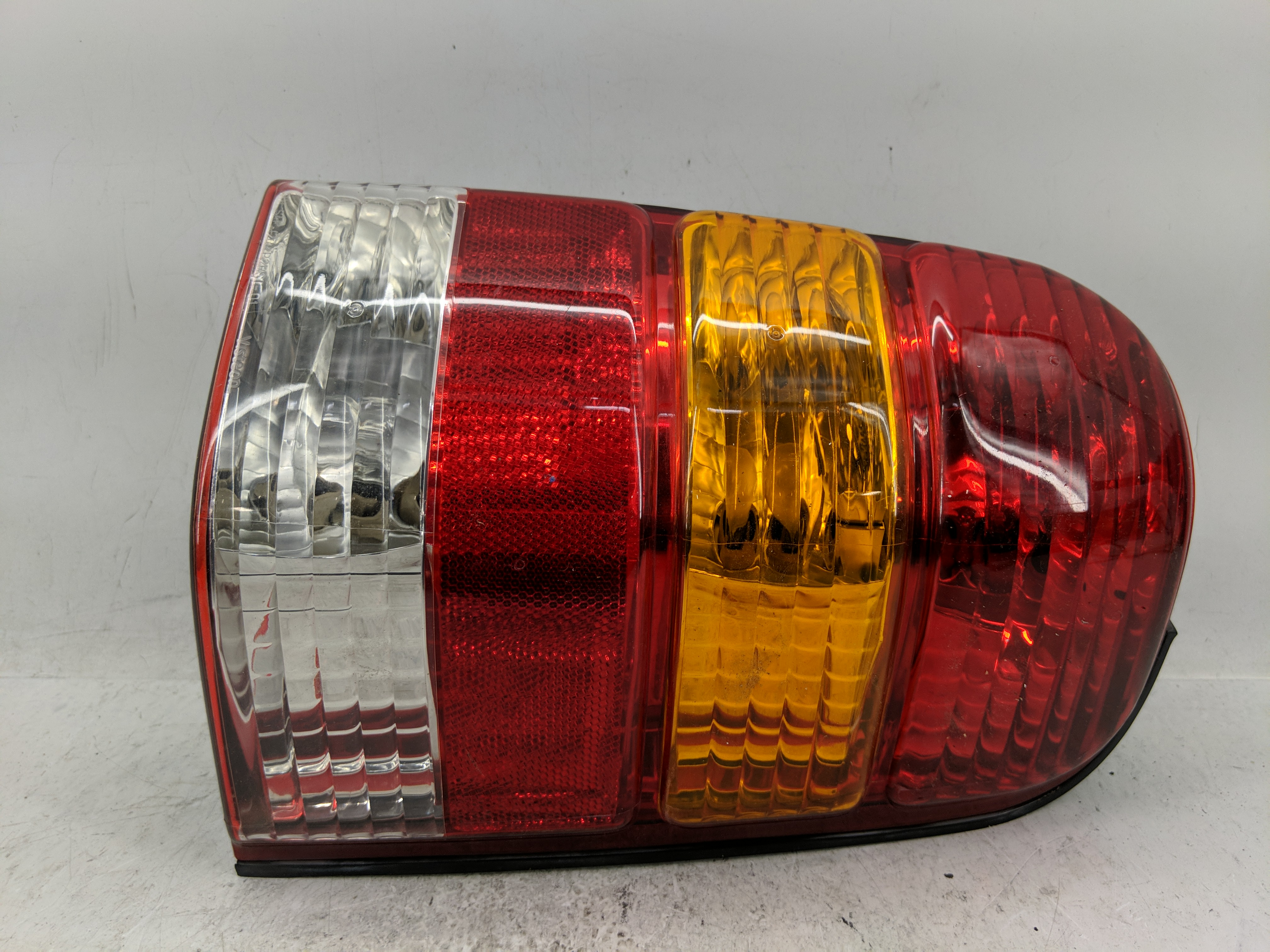 Picture of 2001-2007 Ford Escape Passenger Right Side Tail Light Taillight Oem 1226059